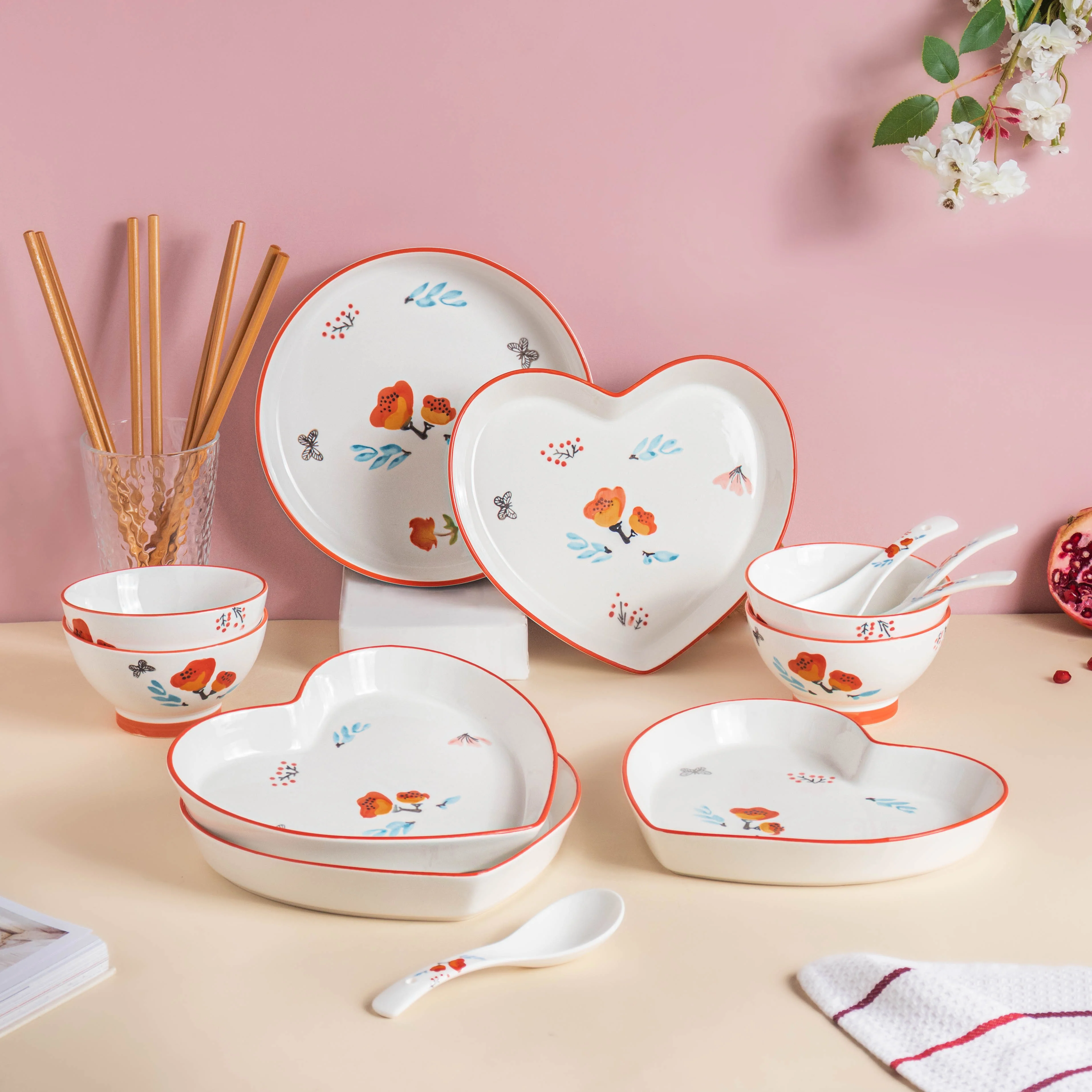 Floral Heart Snack Set For 4