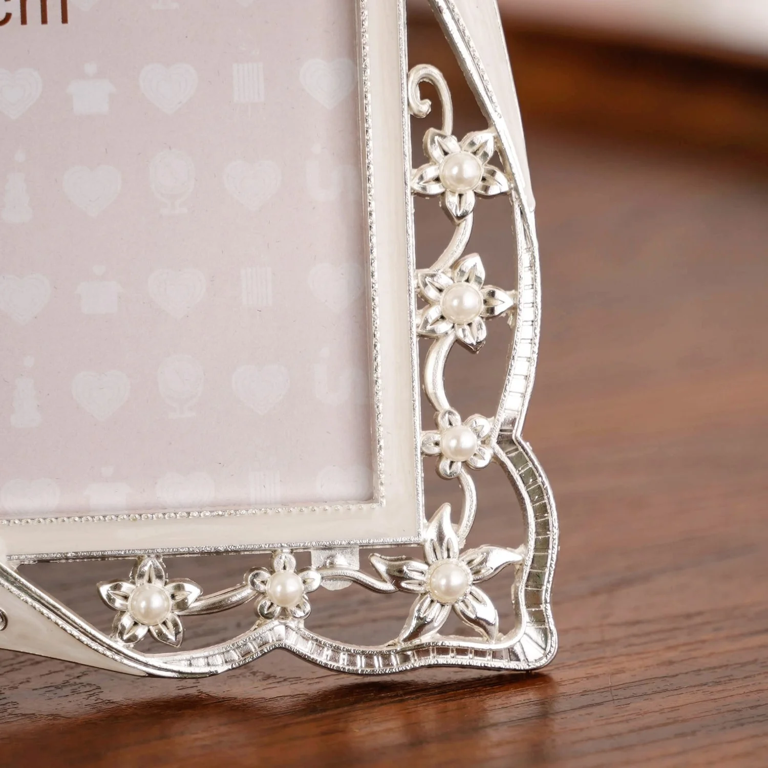 Floral Pearl Photo Frame Large 15x20cm - Image 2