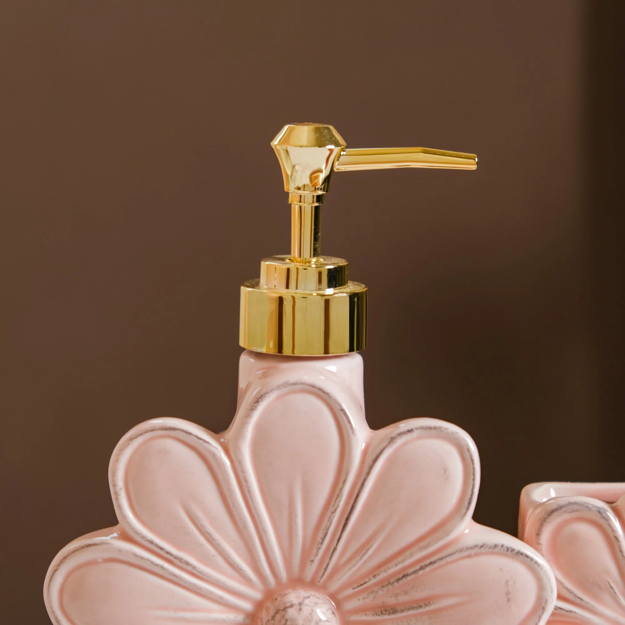 Floral Soap Dispenser With Holder Pink - Image 11