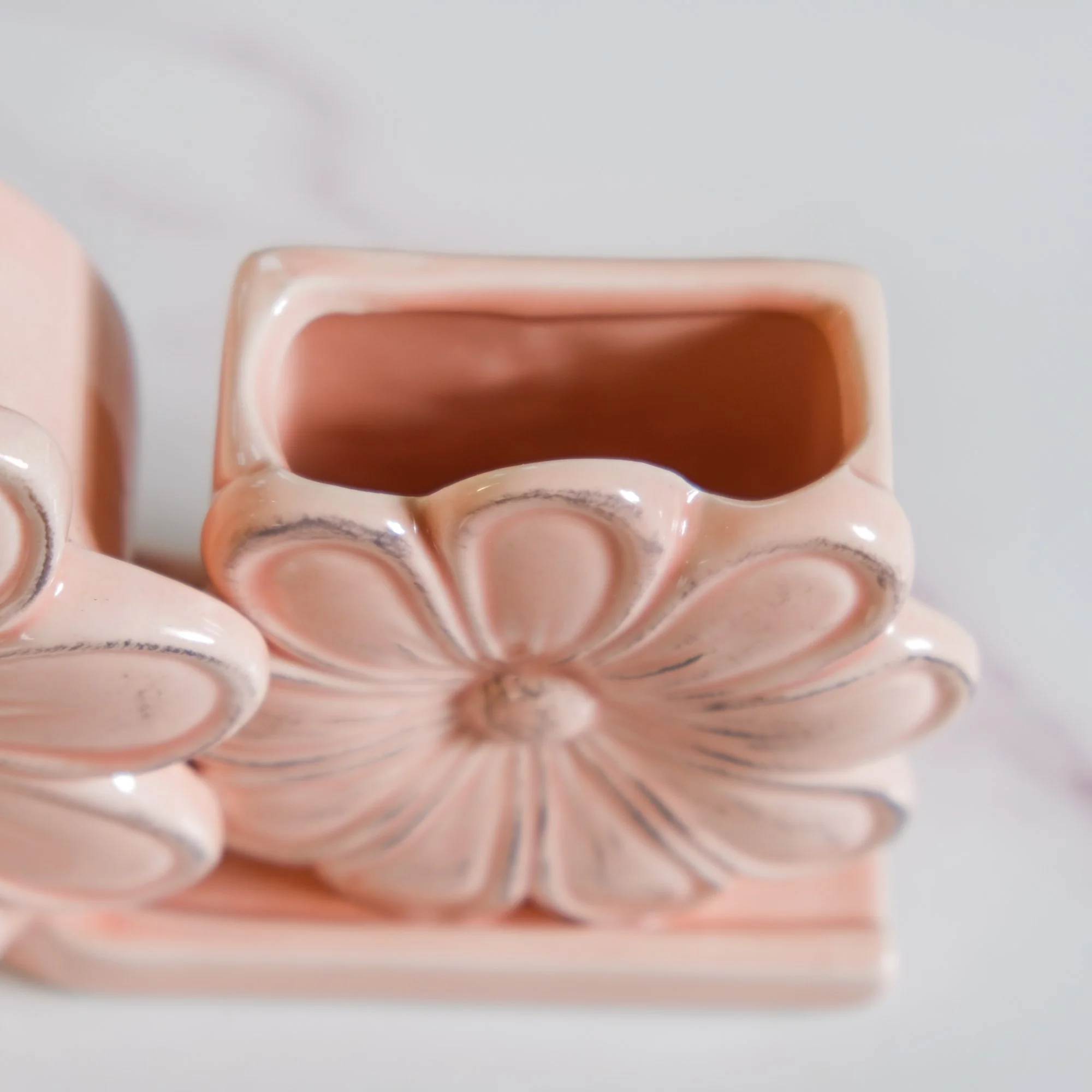 Floral Soap Dispenser With Holder Pink - Image 12