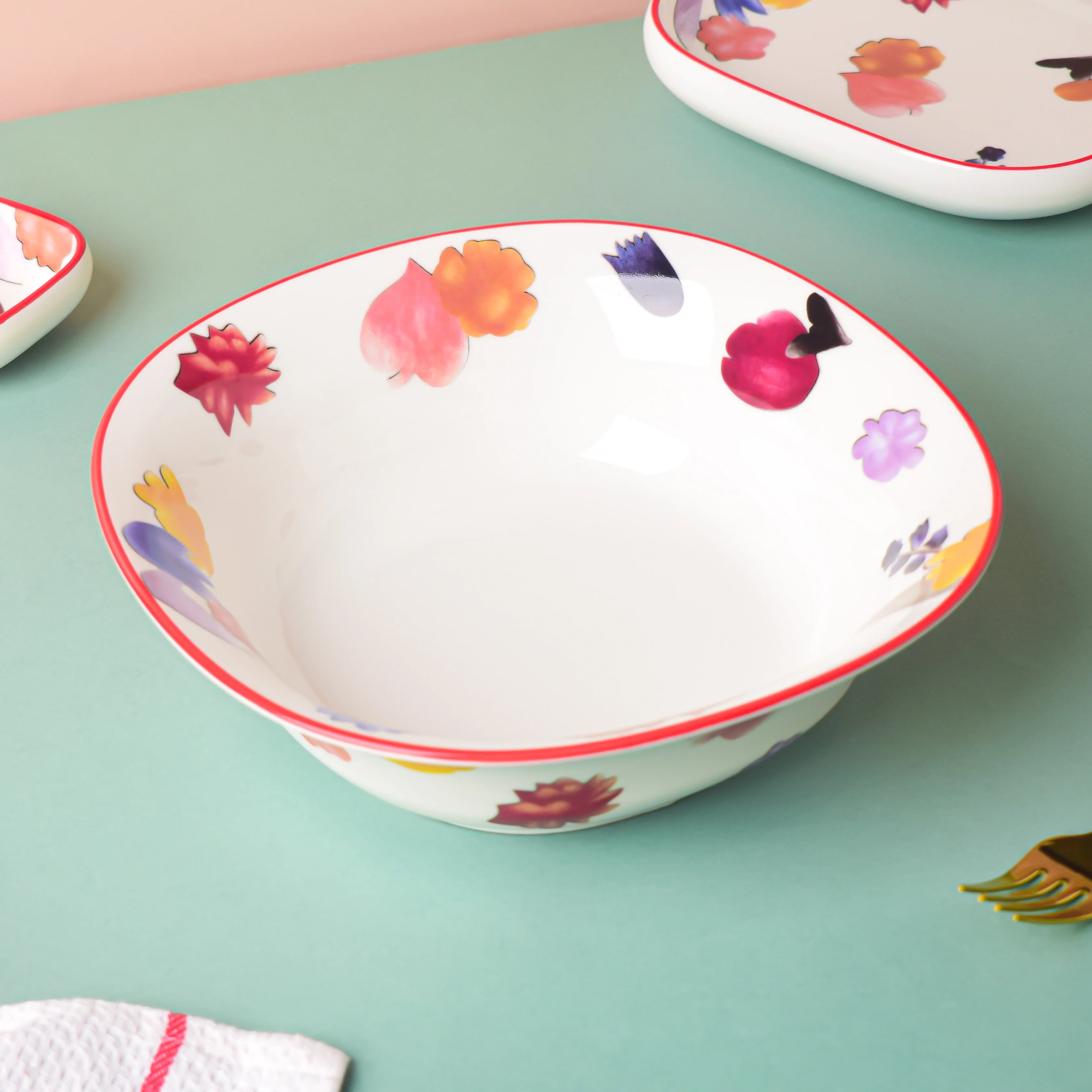 Florista Rimmed Serving Bowl 9 Inch - Image 4