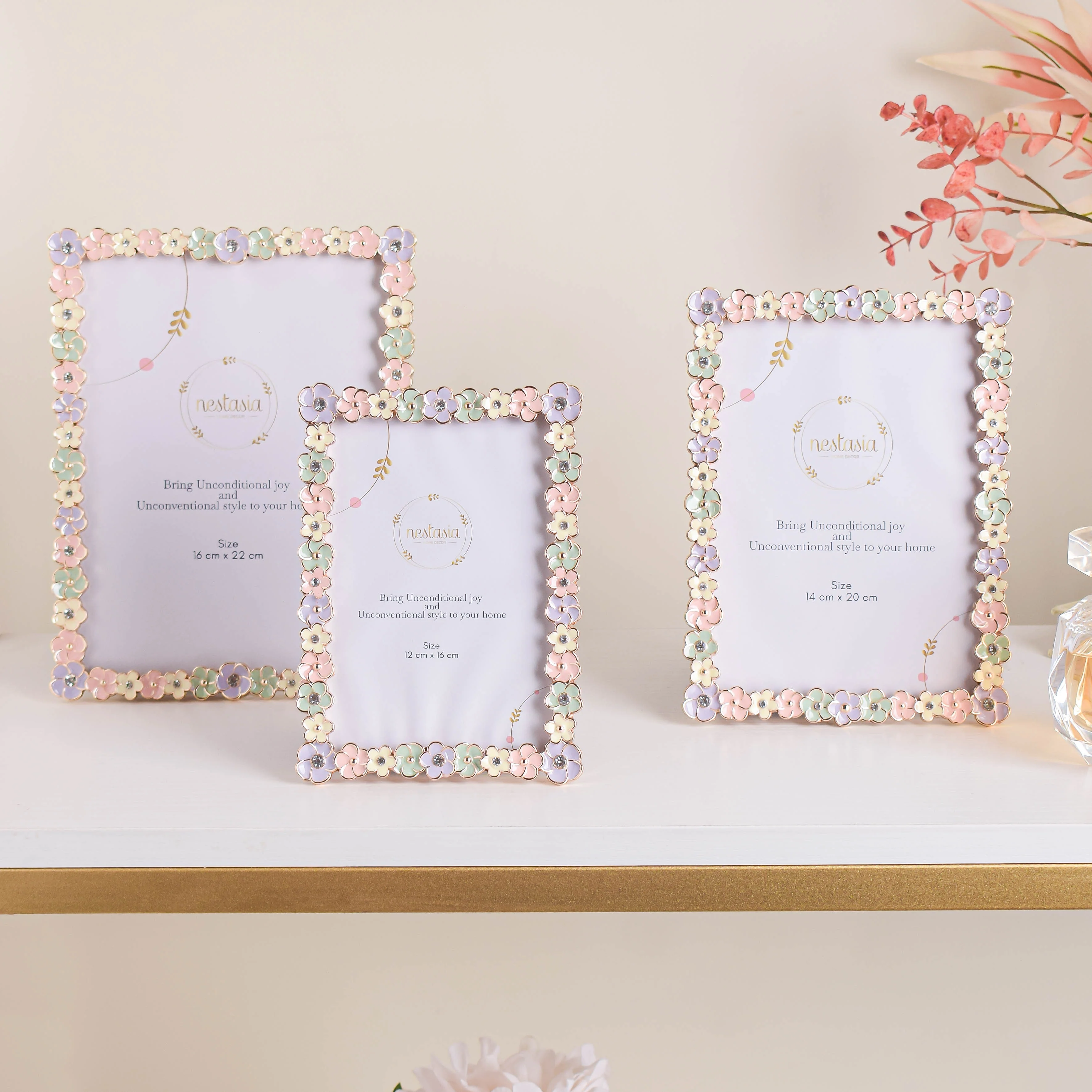 Flower Festoon Photo Frame Large - Image 4