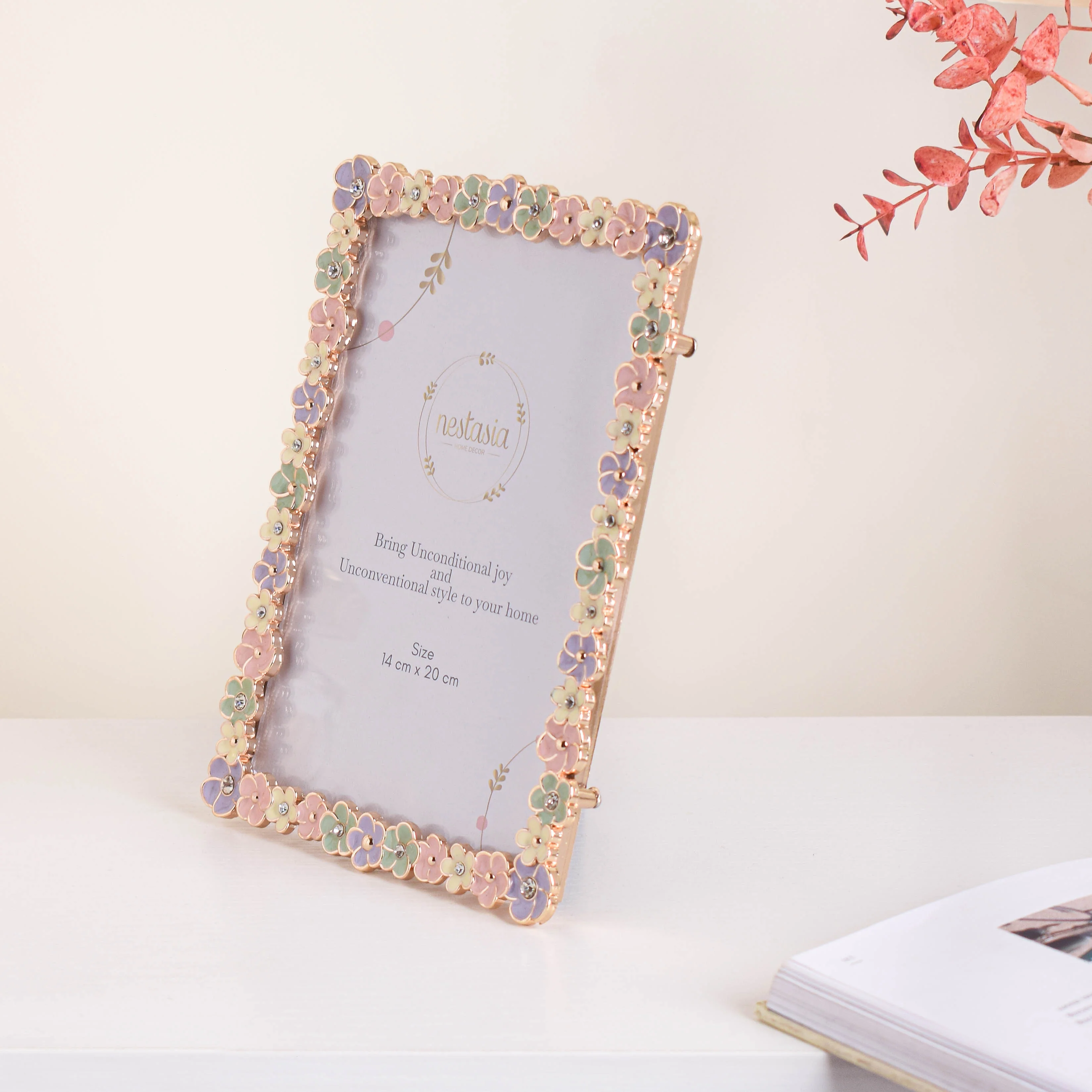 Flower Festoon Photo Frame Medium - Image 3