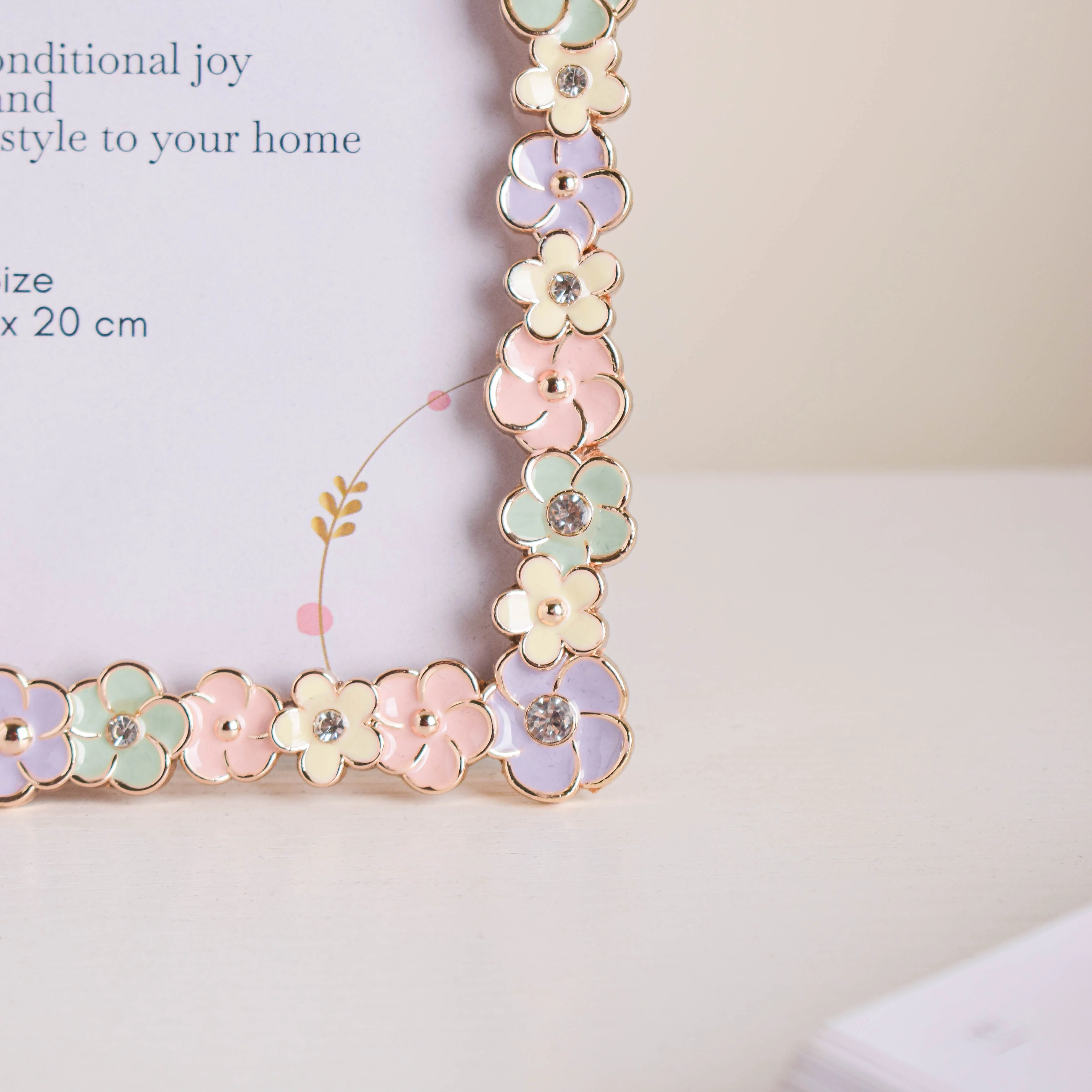 Flower Festoon Photo Frame Medium - Image 5