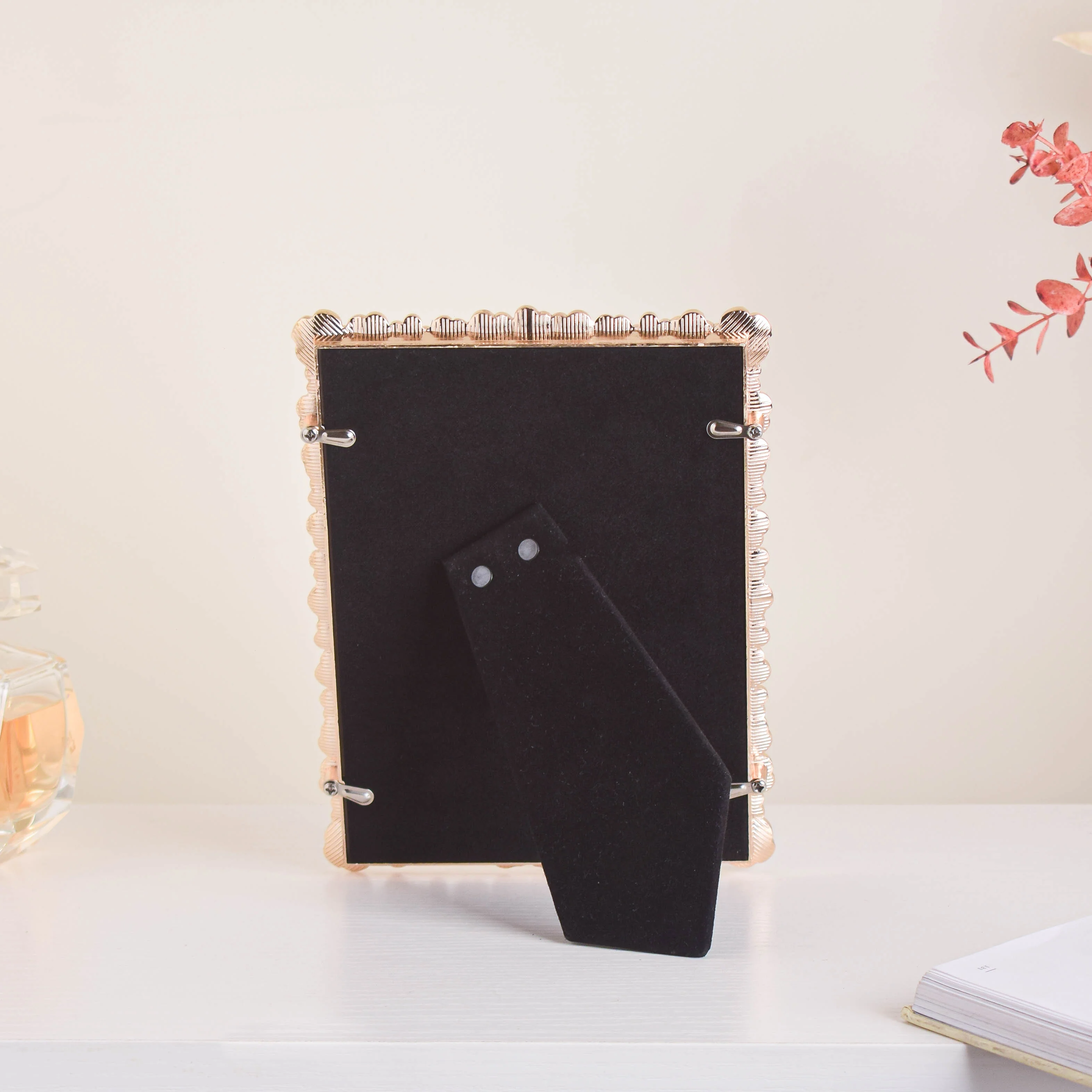 Flower Festoon Photo Frame Medium - Image 6
