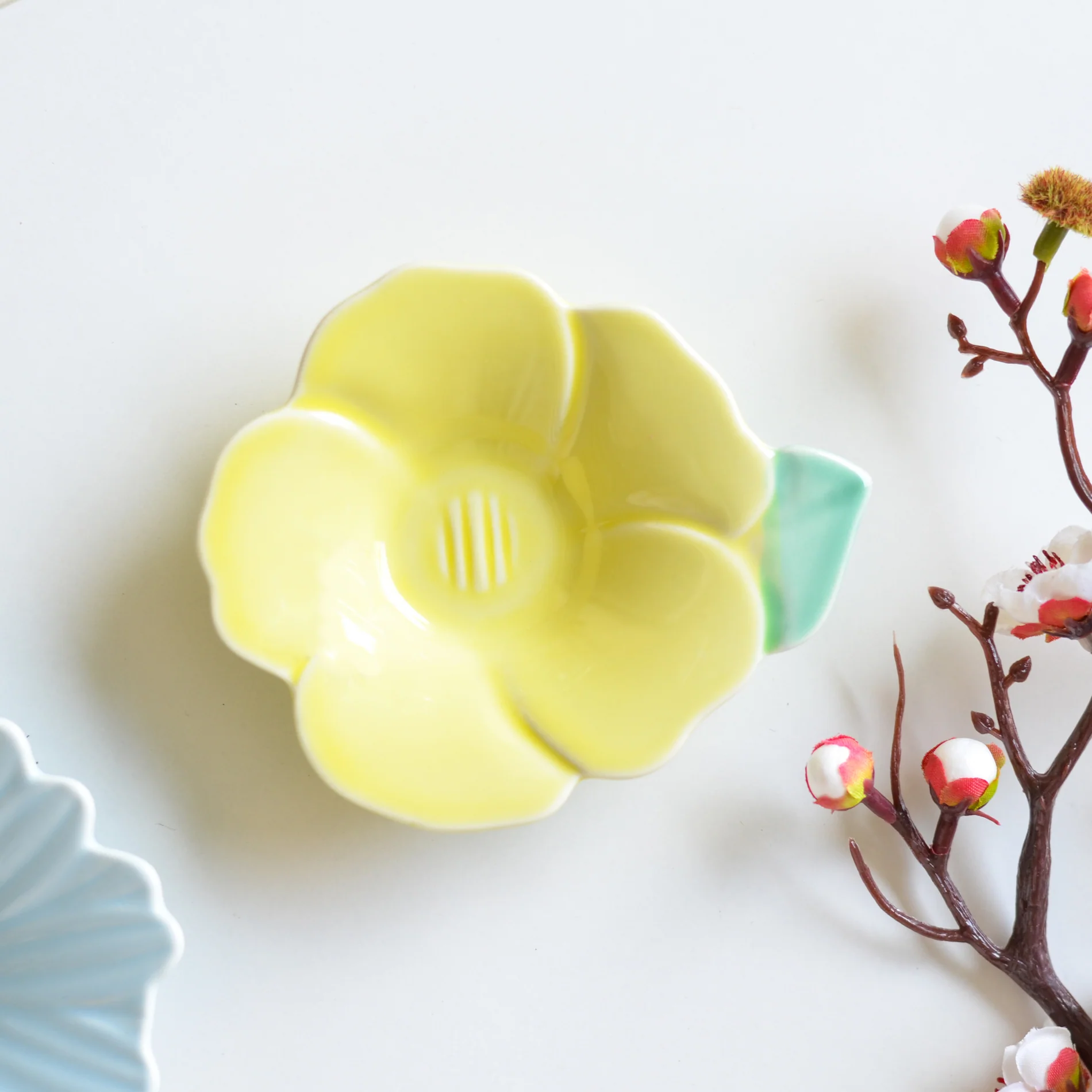 Mini Flower Shape Plate - Image 3