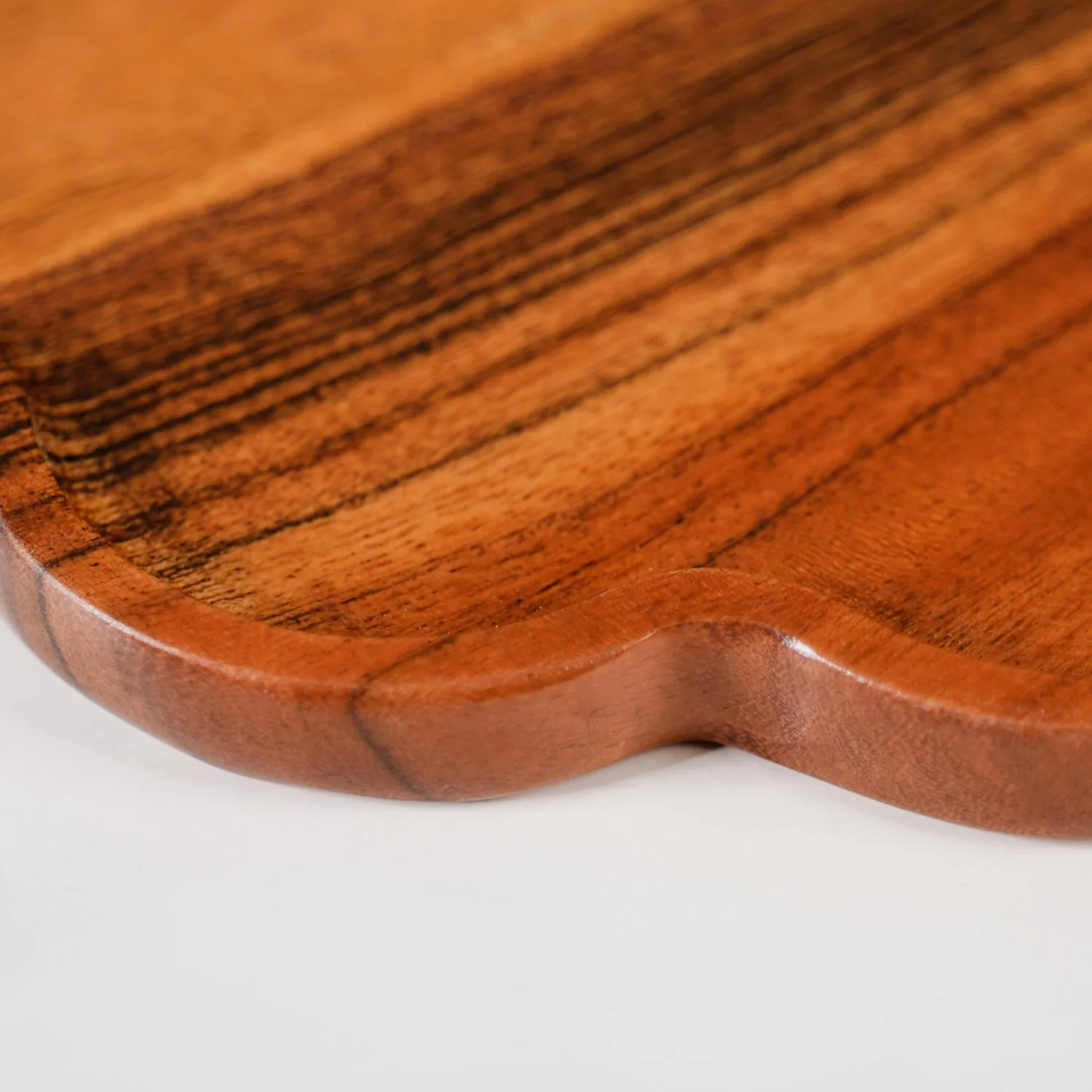 Flower Shaped Acacia Wood Serving Platter - Image 9