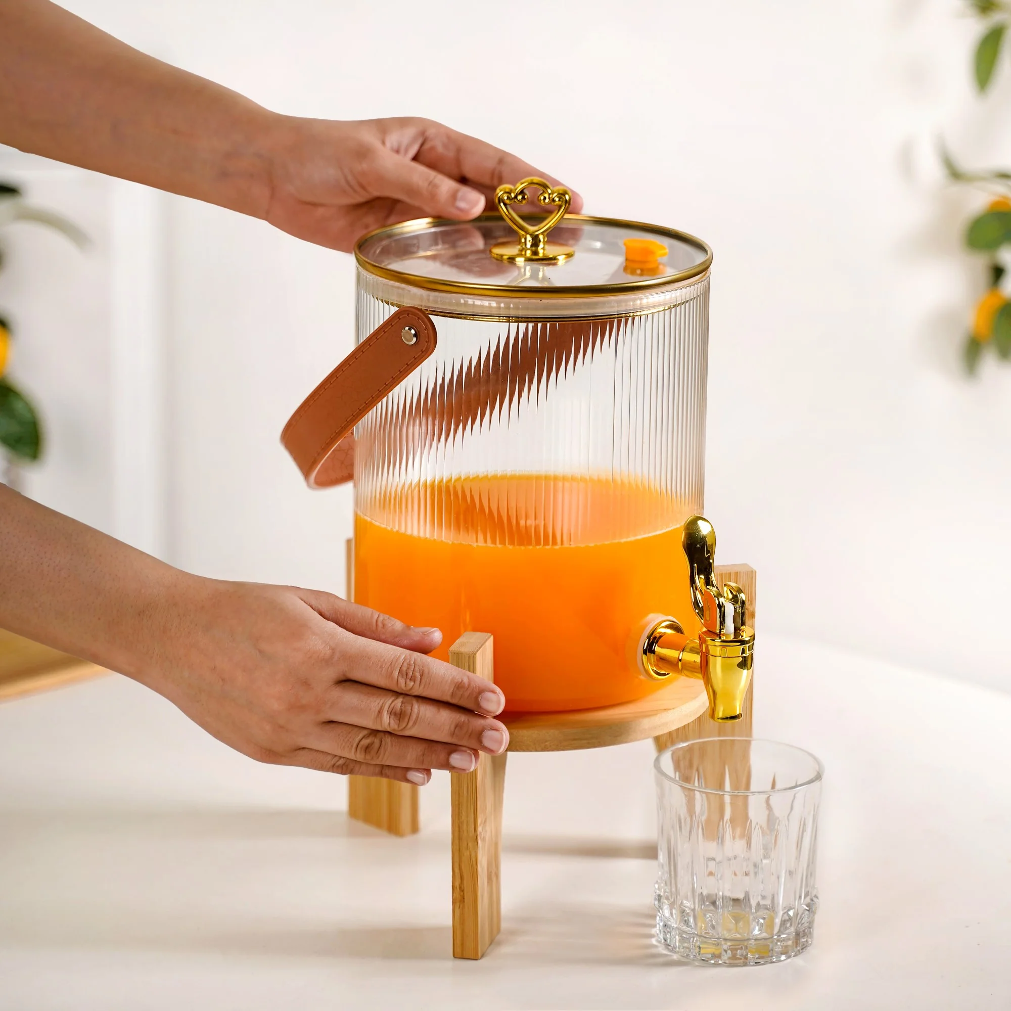 Fluted Chic Drink Dispenser With Handle And Stand 3600ml - Image 2