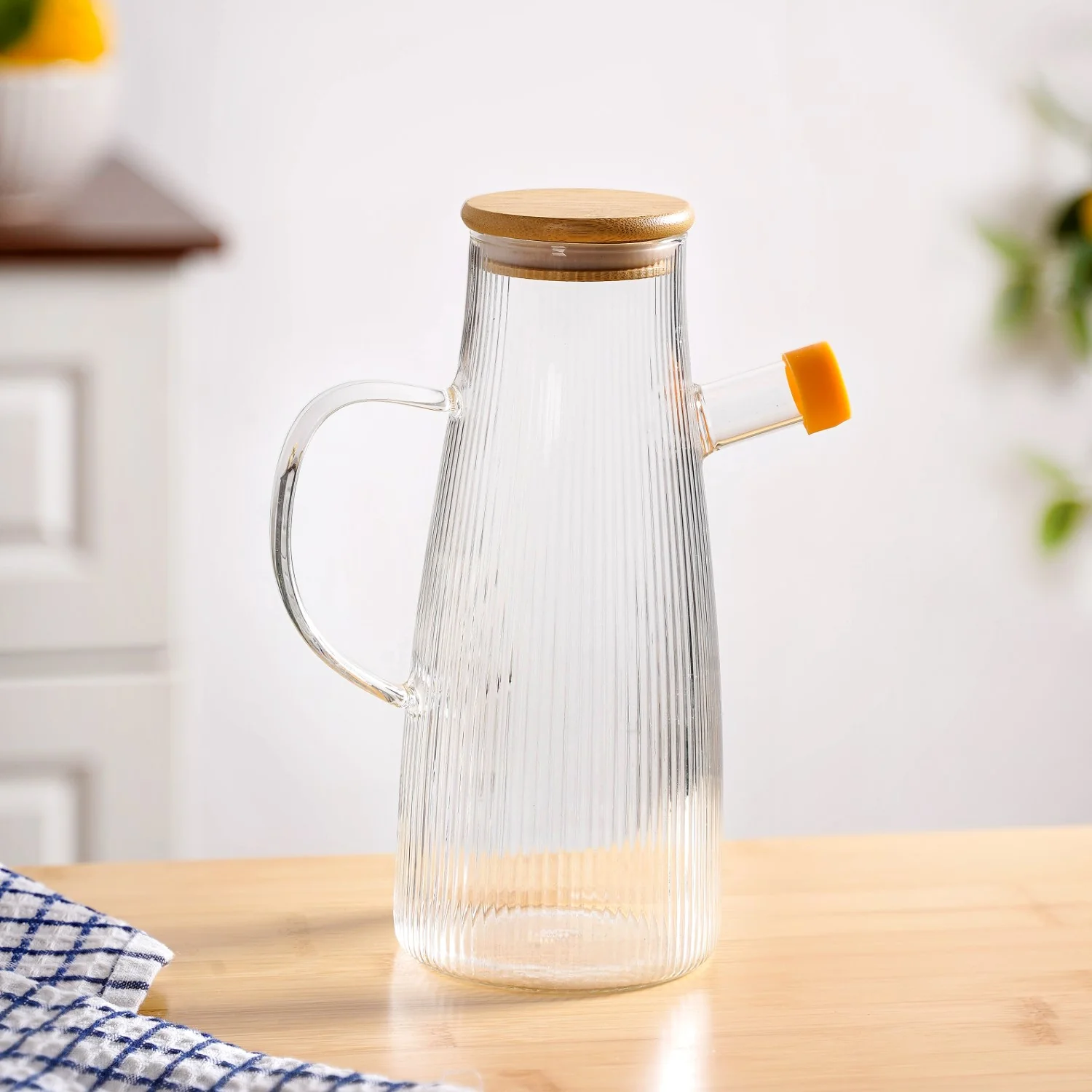 Fluted Cooking Oil Dispenser Bottle With Wooden Lid 1000ml - Image 7