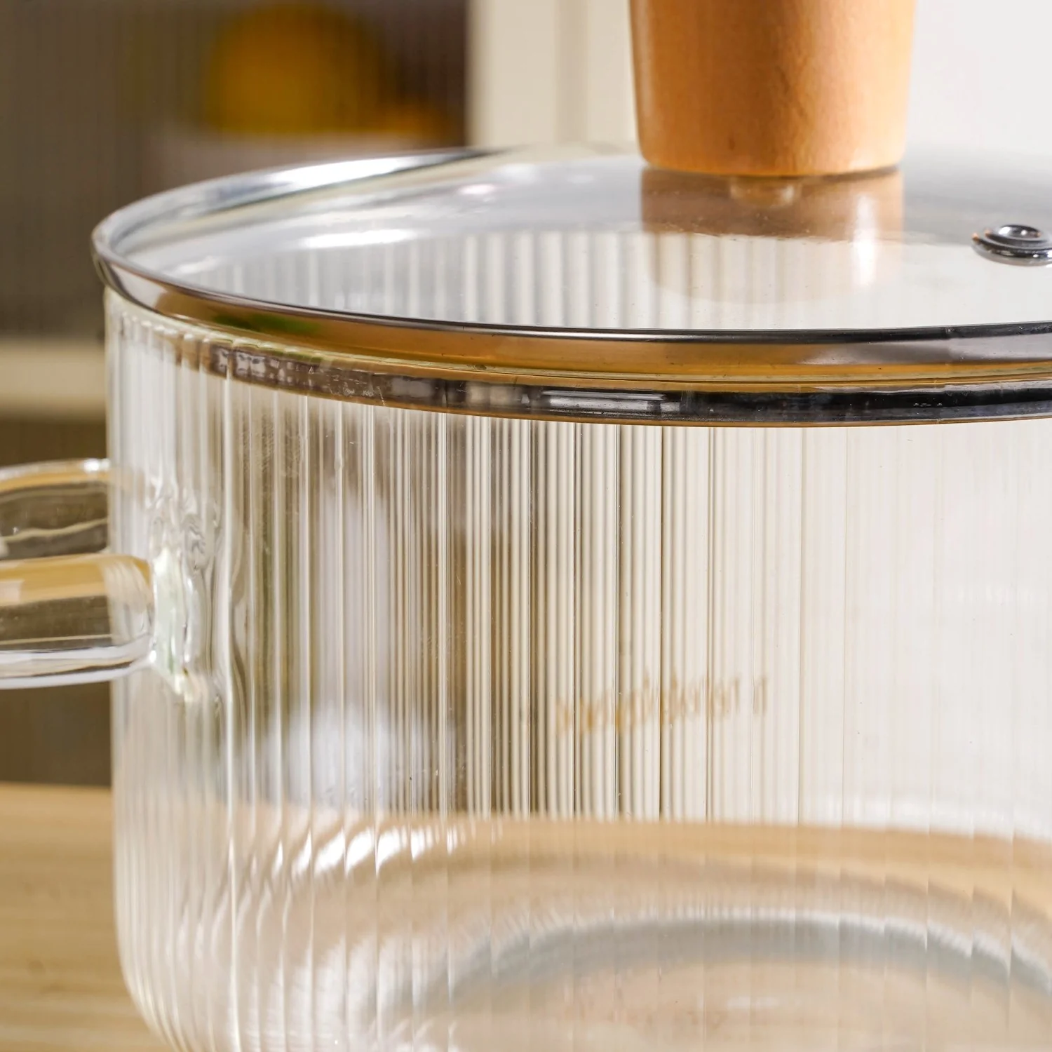 Fluted Design Glass Cooking Pot With Lid 1800ml - Image 9