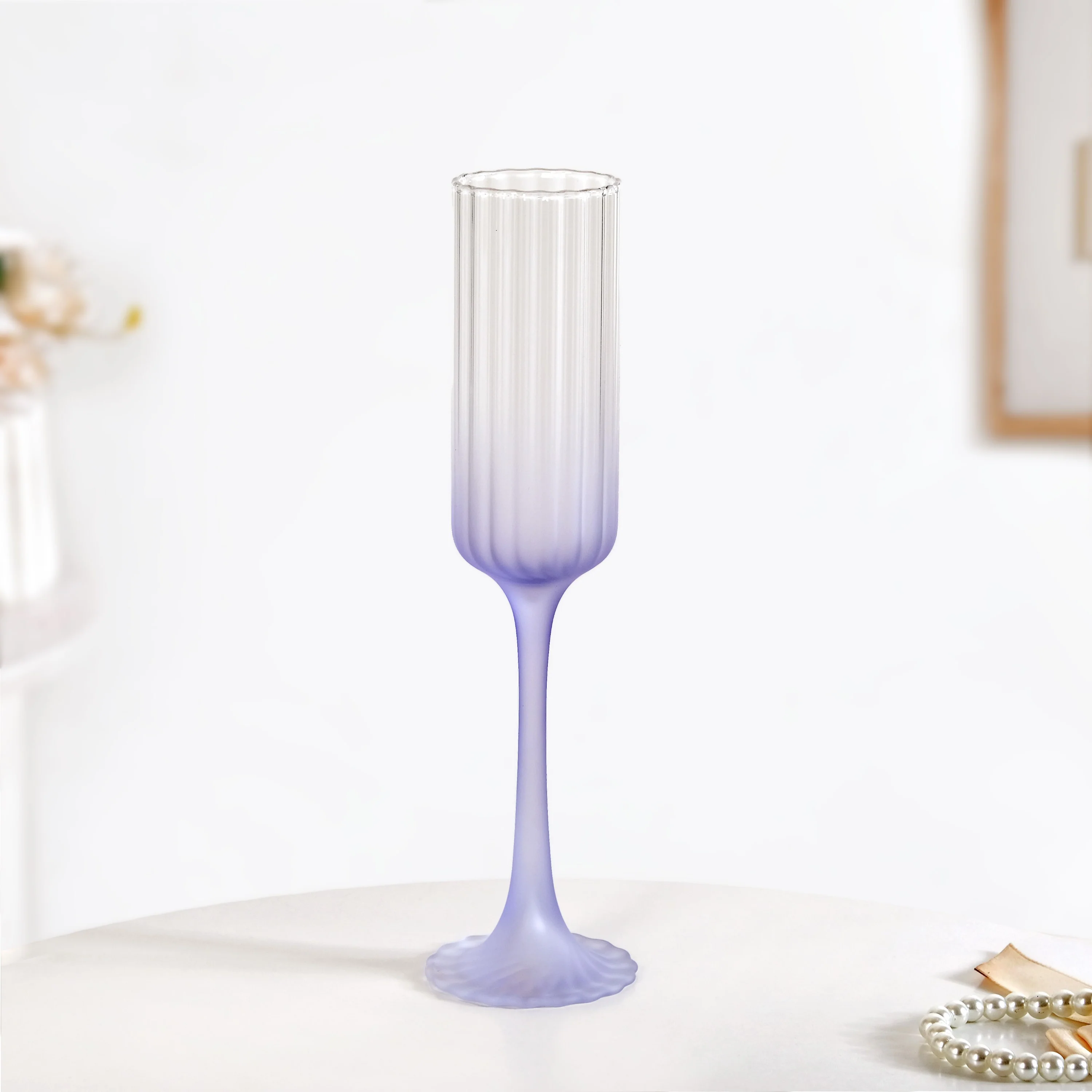 Frosted Ombre Champagne Glass Lavender 200ml