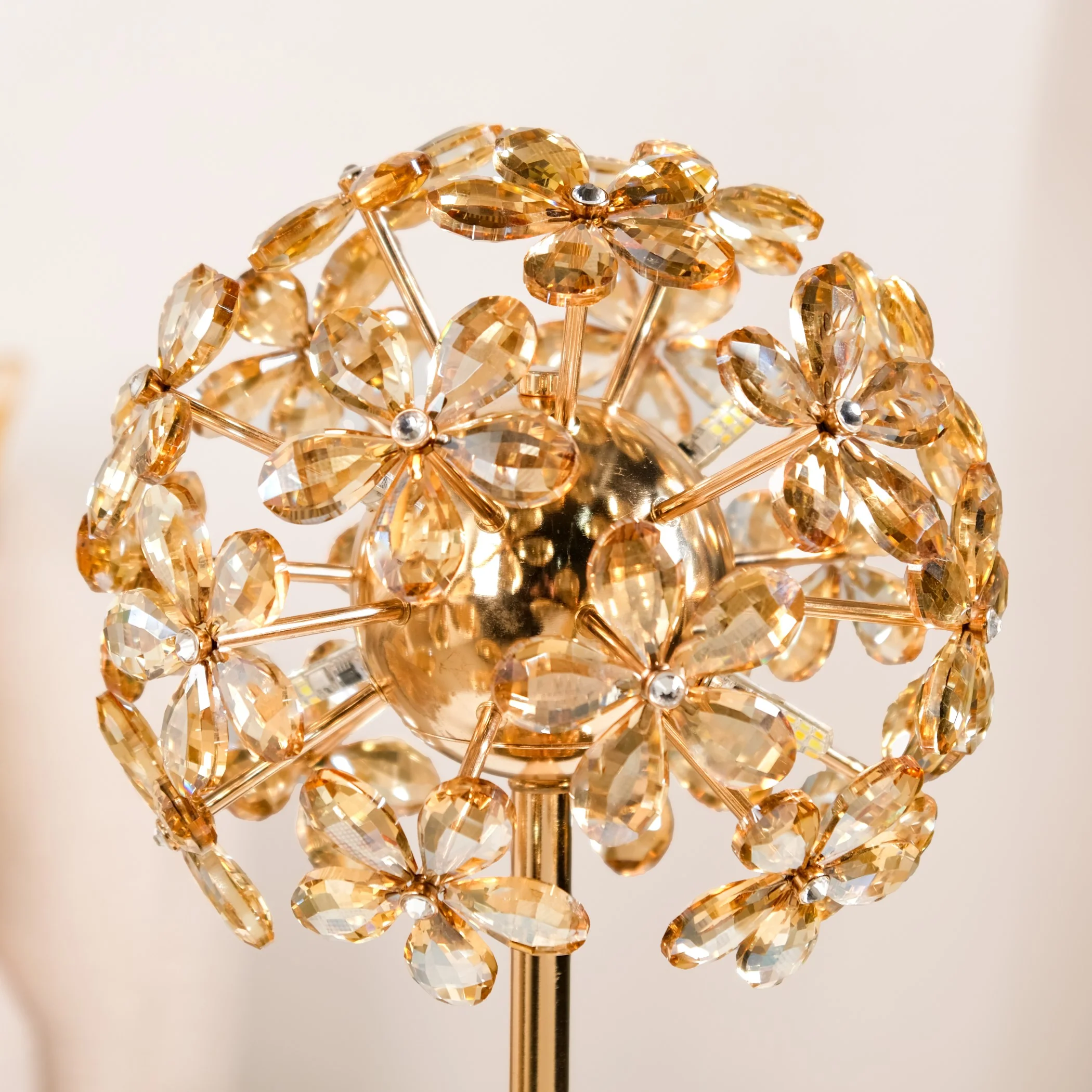 Full Bloom Tabletop LED Lamp - Image 3