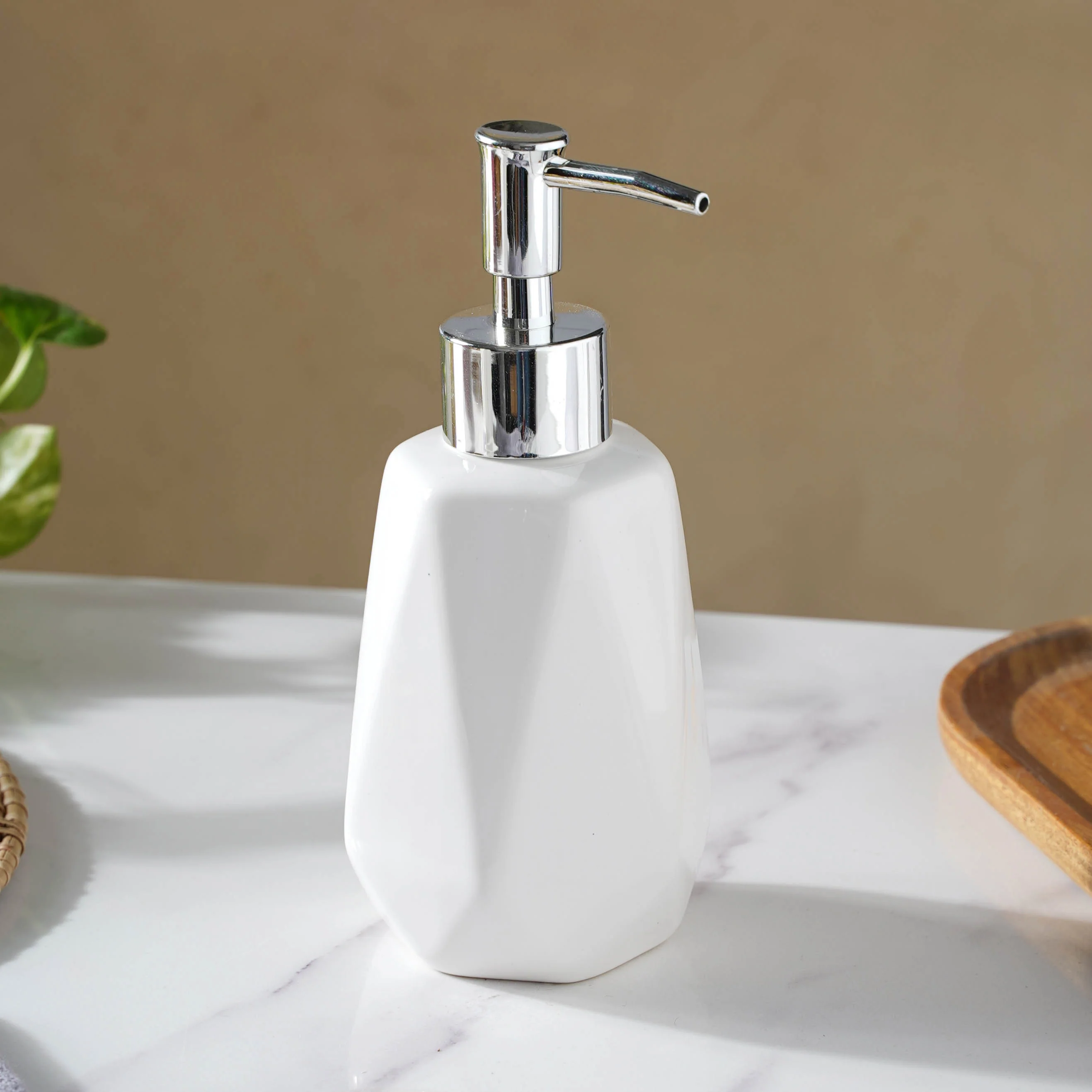 Geometric White Bath Set - Image 6