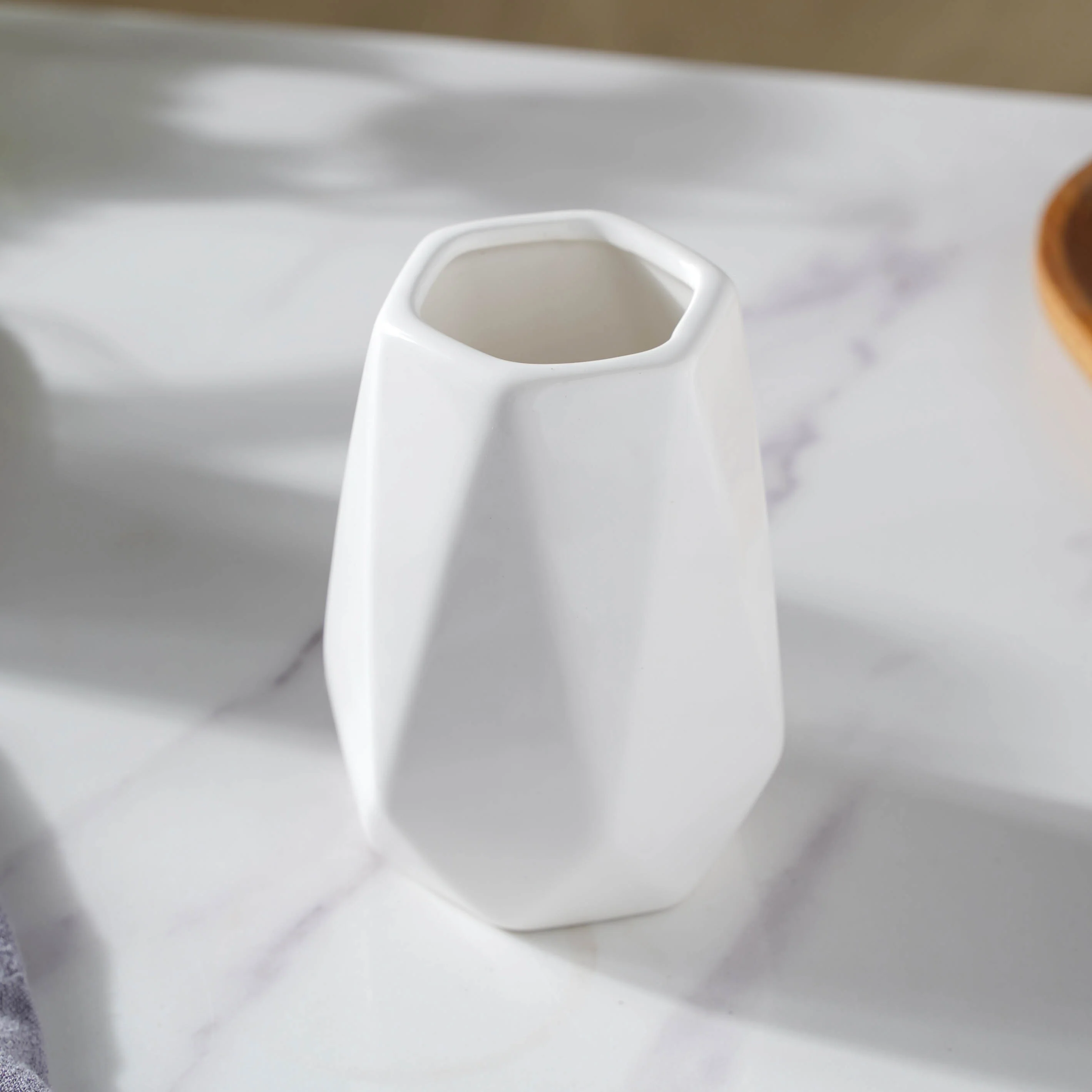 Geometric White Bath Set - Image 8
