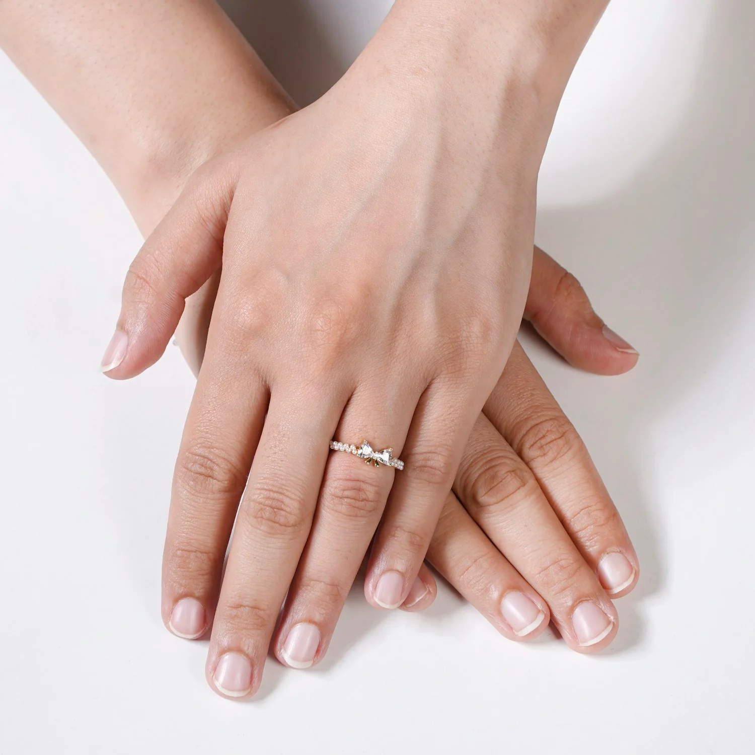 Gilded Bow Charm Pearl Gold Ring - Image 2