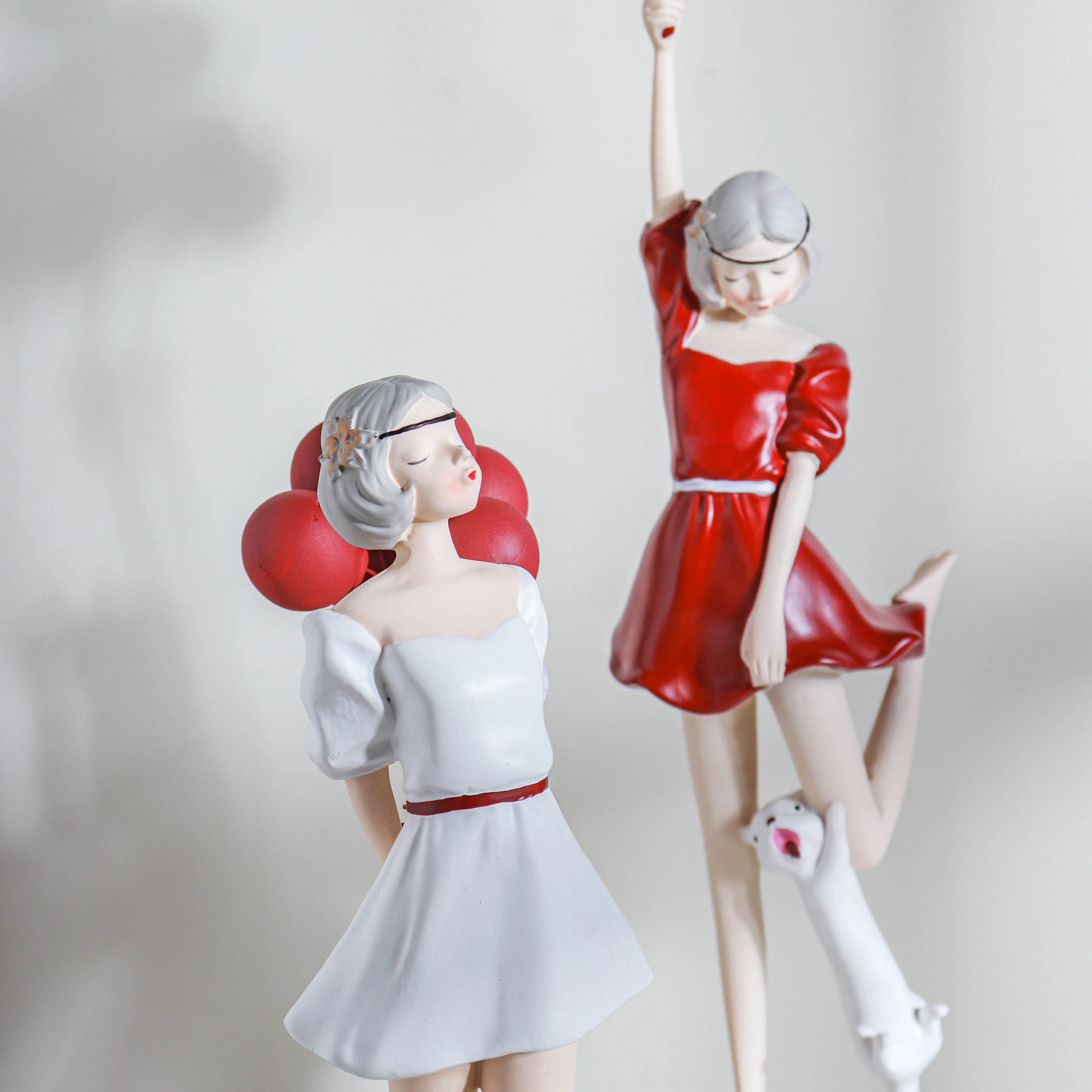 Girl With Balloons Showpiece - Image 12