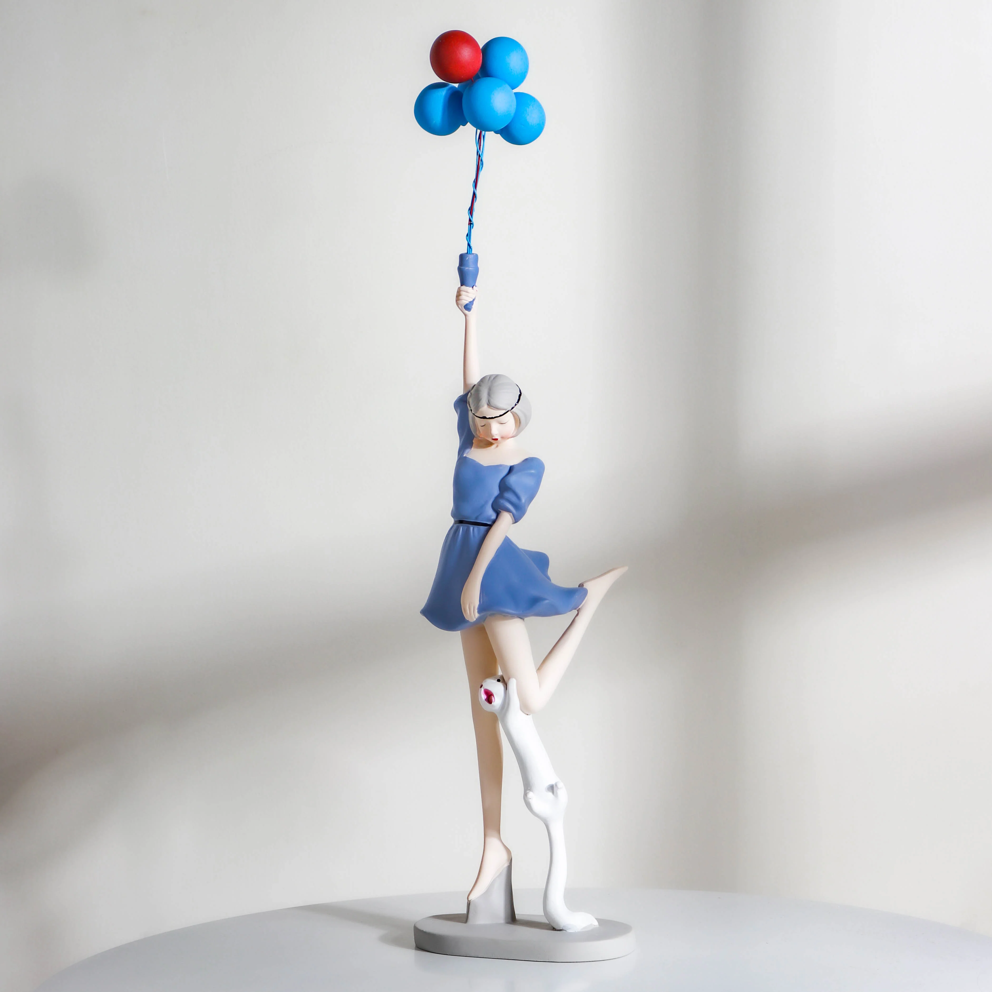 Girl With Balloons Showpiece - Image 6