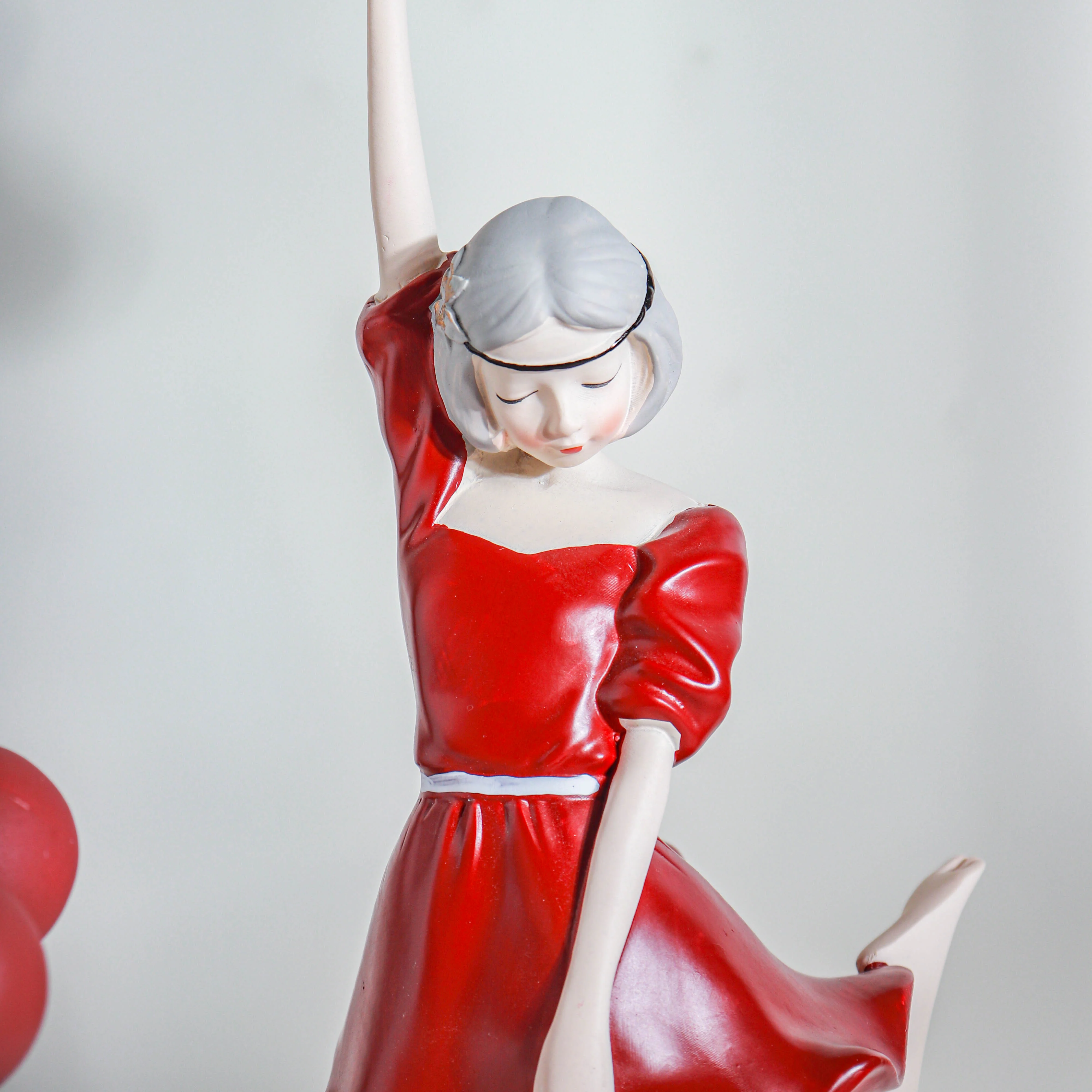 Girl With Balloons Showpiece - Image 9