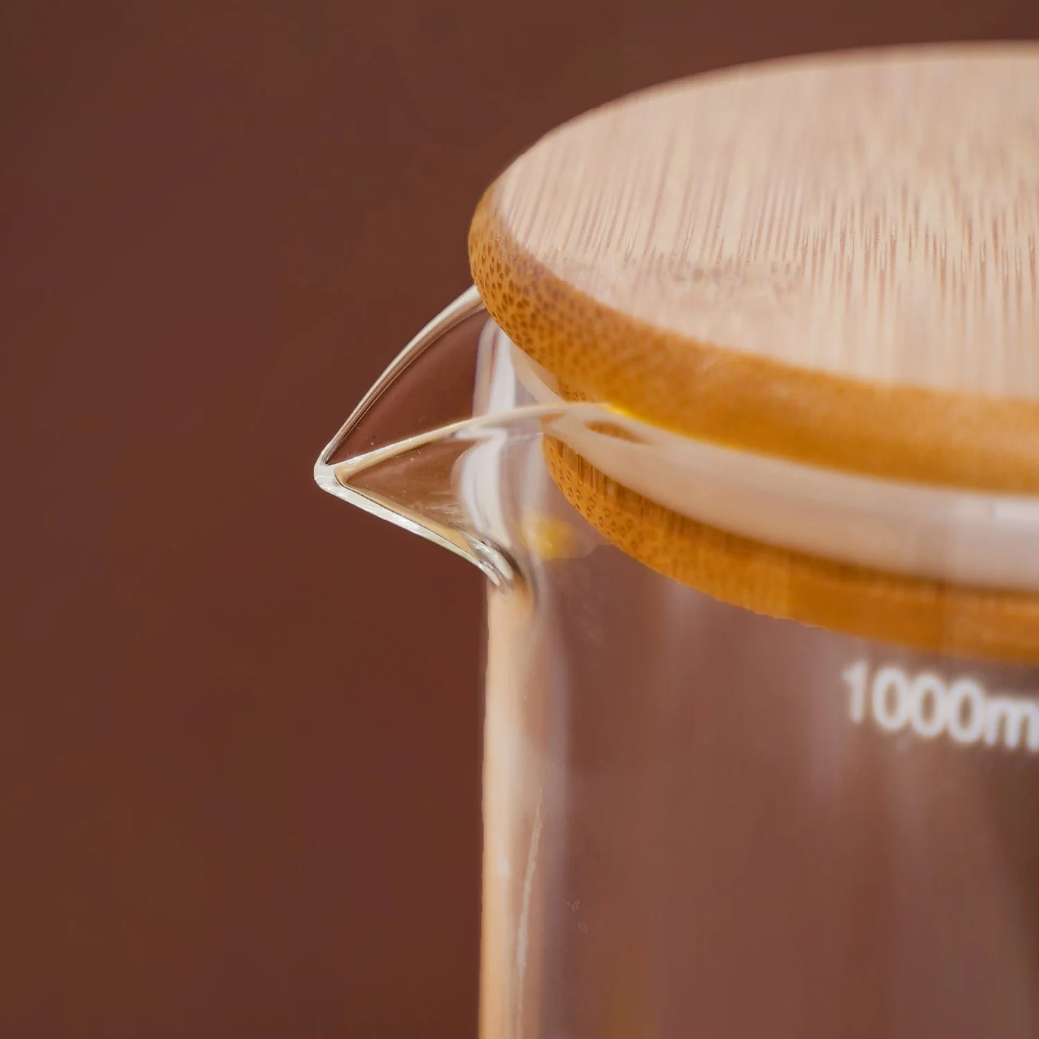 Glass Jug With Measuring Marks And Bamboo Lid 1000ml - Image 7