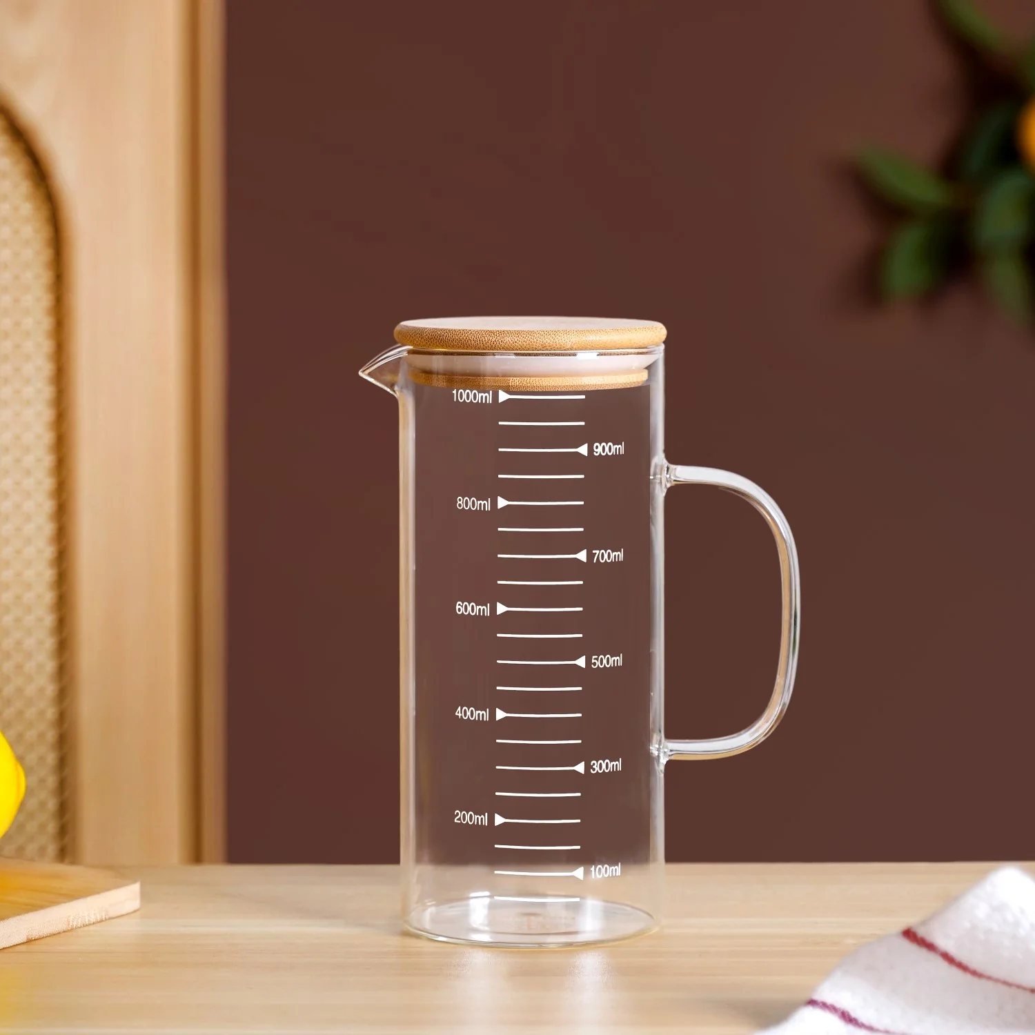Glass Jug With Measuring Marks And Bamboo Lid 1000ml - Image 9