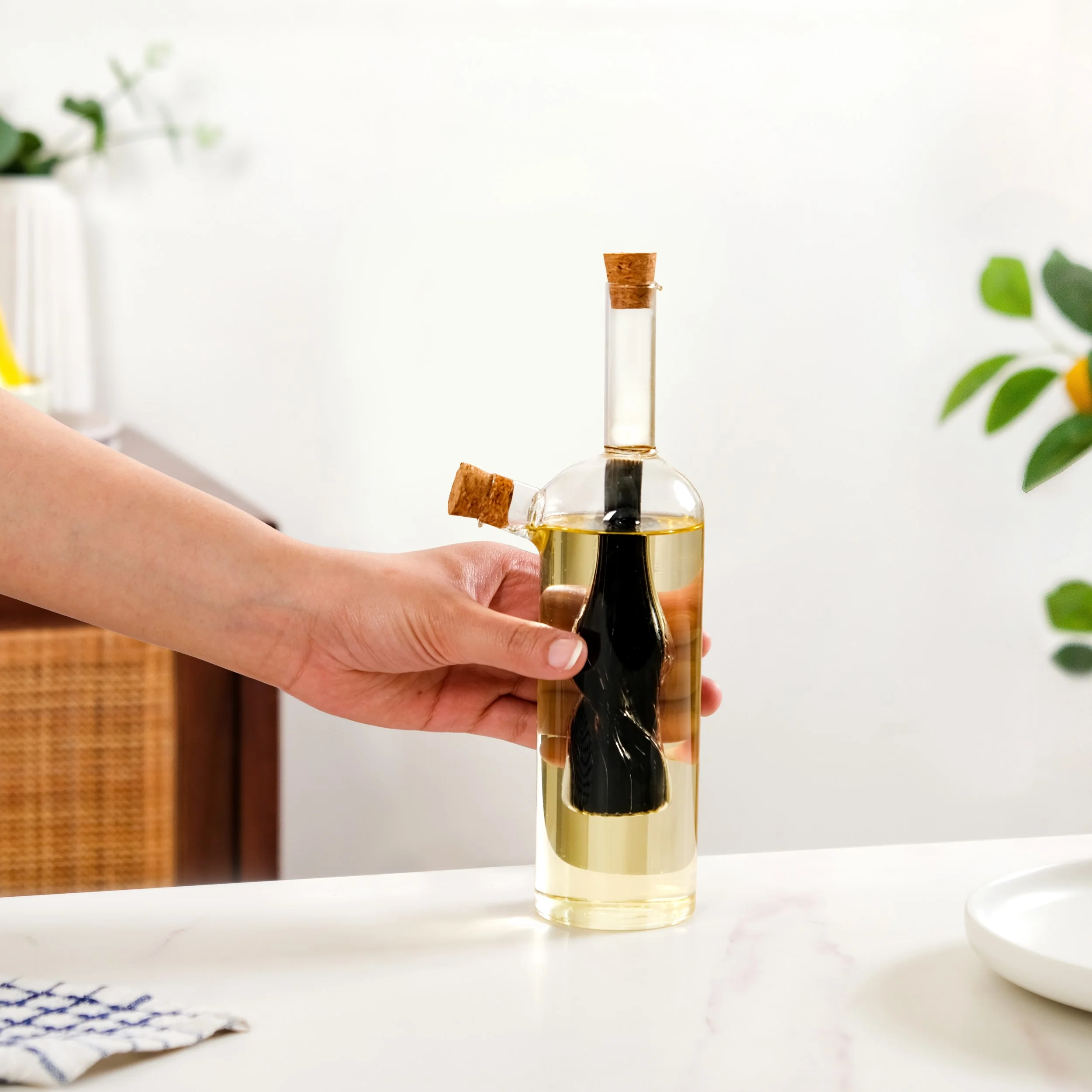 Luxe Olive Oil Cruet Bottle For Infused Oils And Italian Seasoning - Image 2