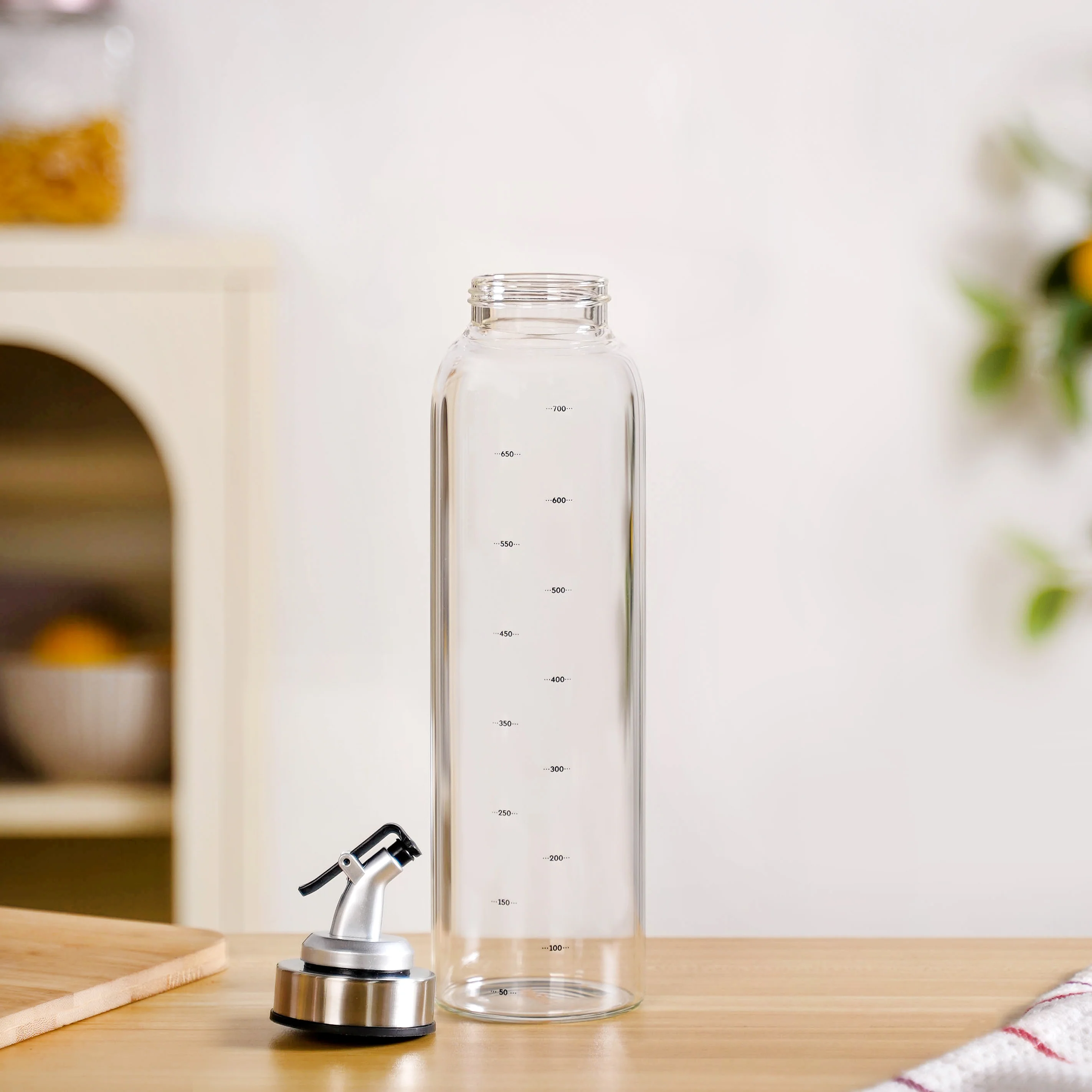 Glass Oil Dispenser Bottle With Measurement Marking 750ml - Image 10