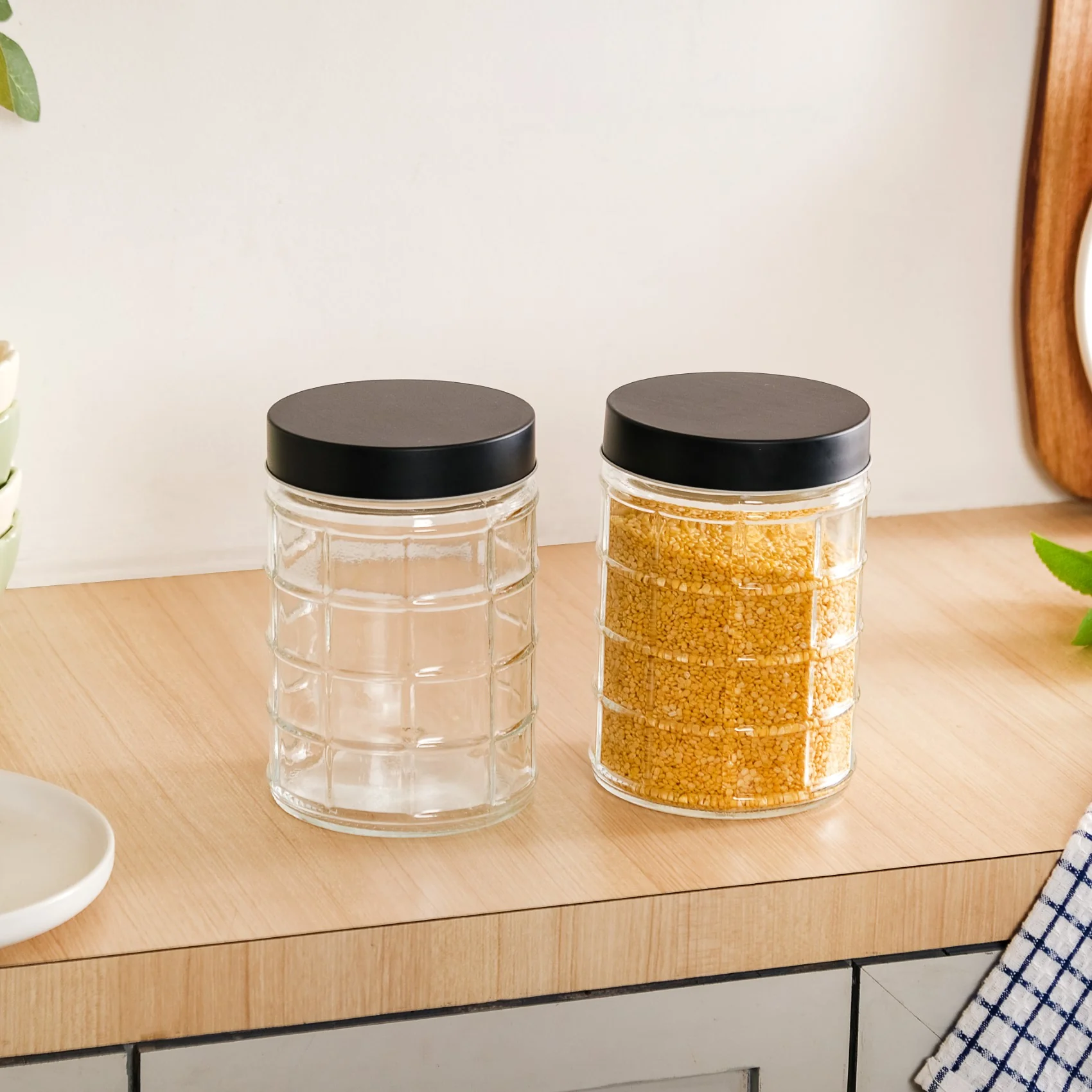 Glass Storage Jars With Airtight Lid Set Of 4 Checks 1350ml - Image 6