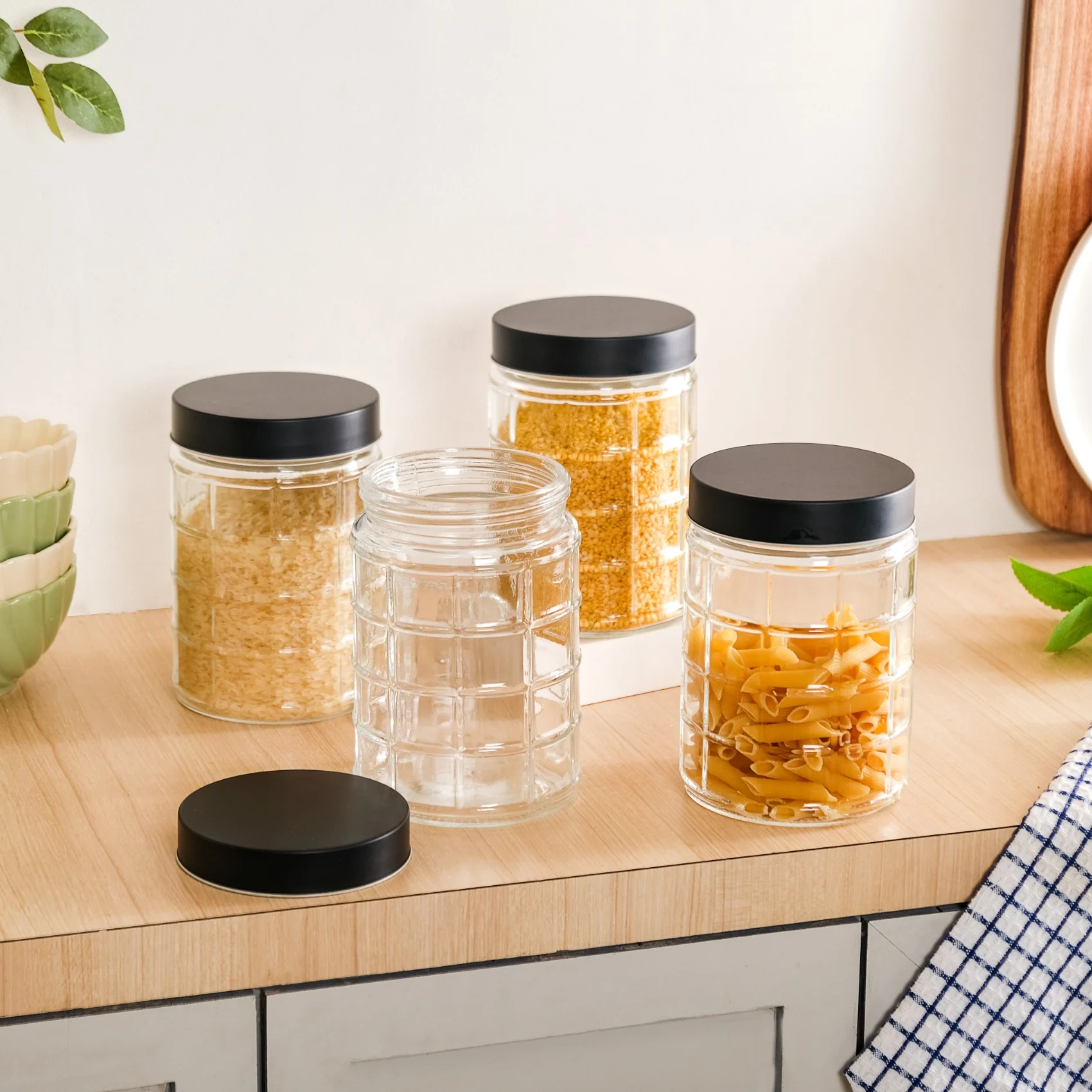 Glass Storage Jars With Airtight Lid Set Of 4 Checks 1350ml - Image 8