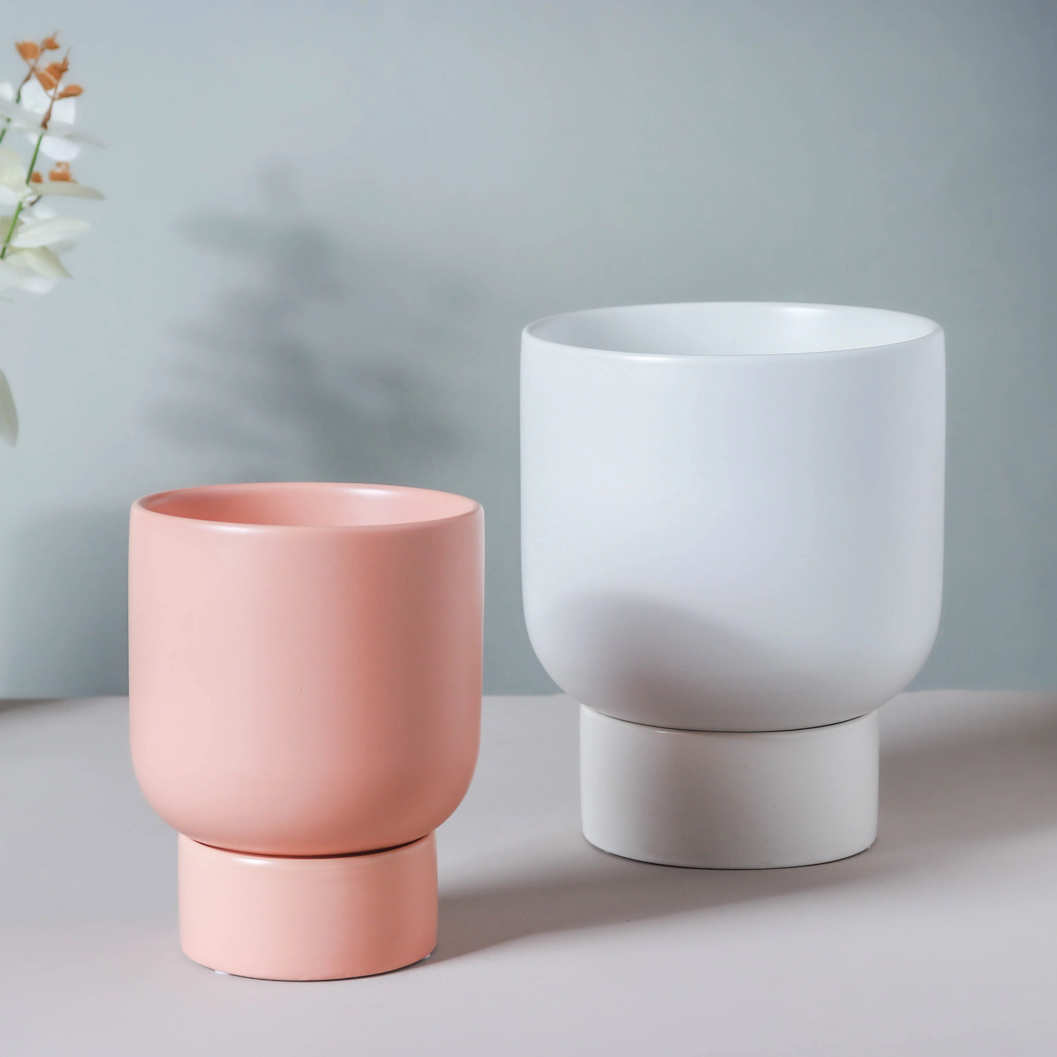 Gloss Finish Planter With Stand - Image 5