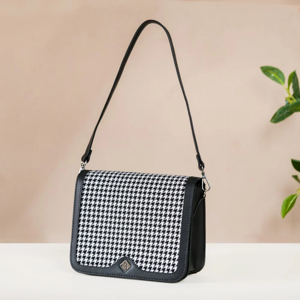 Go-To Shoulder Bag For Women Black Houndstooth - Image 4