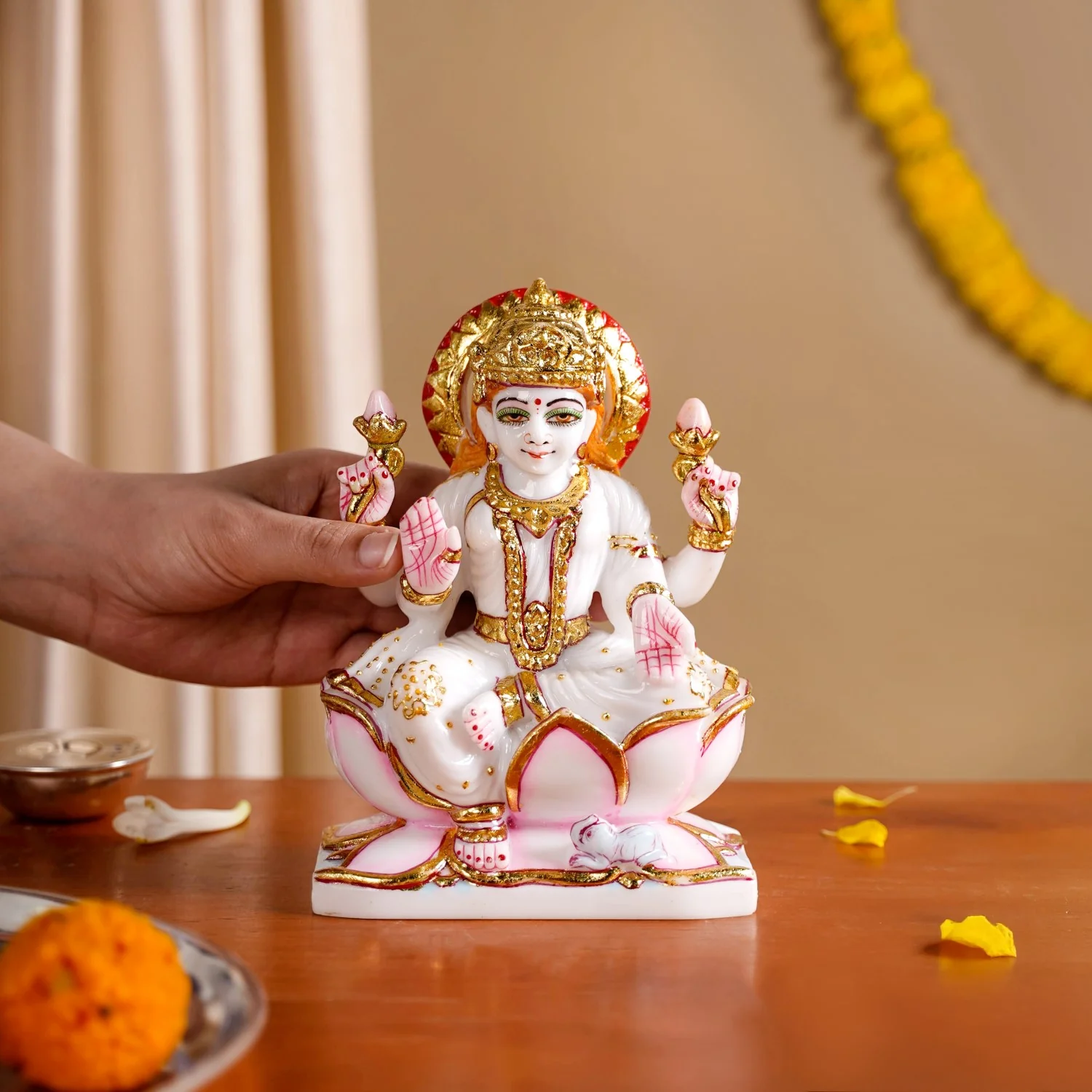 Goddess Laxmi On Lotus Idol 17x12cm - Image 2