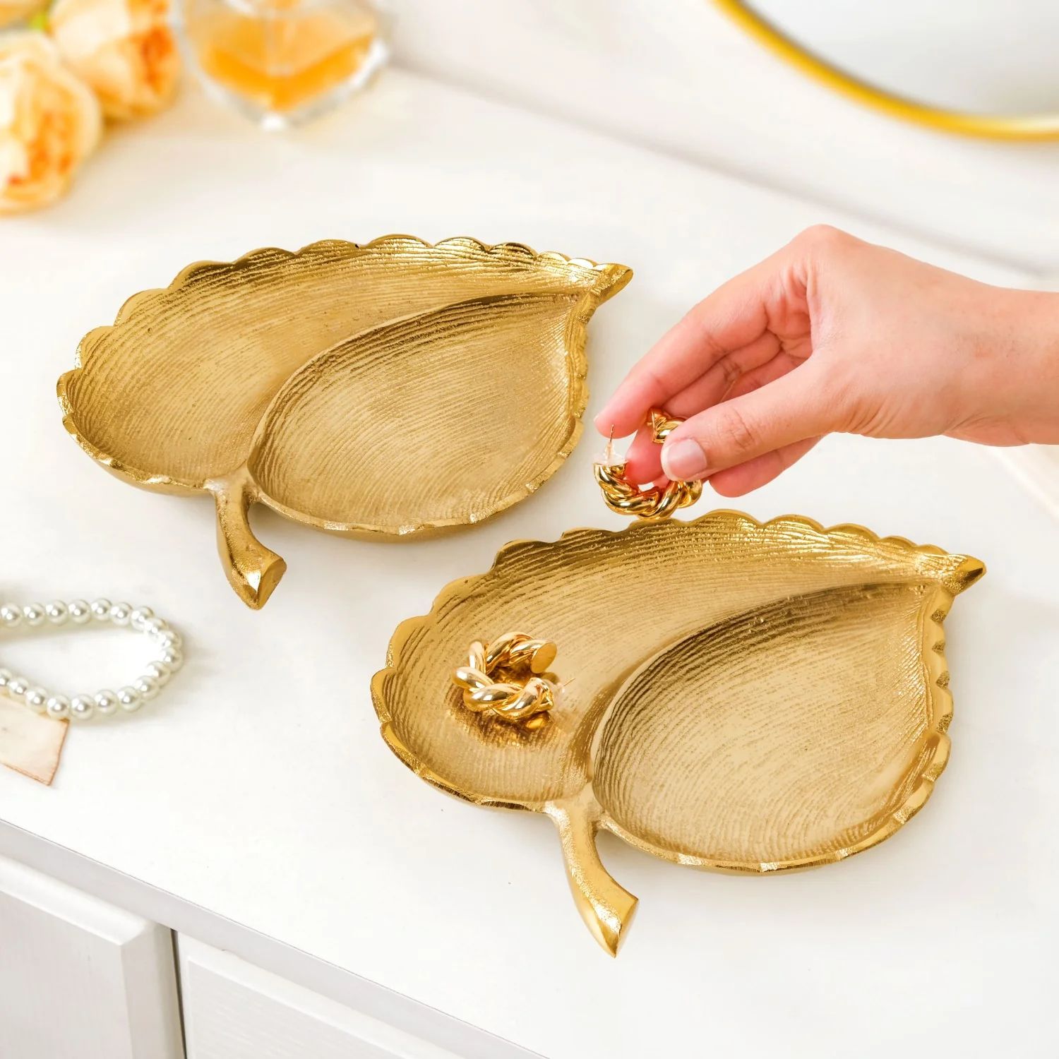 Gold Leaf Platter Set Of 2 - Image 3