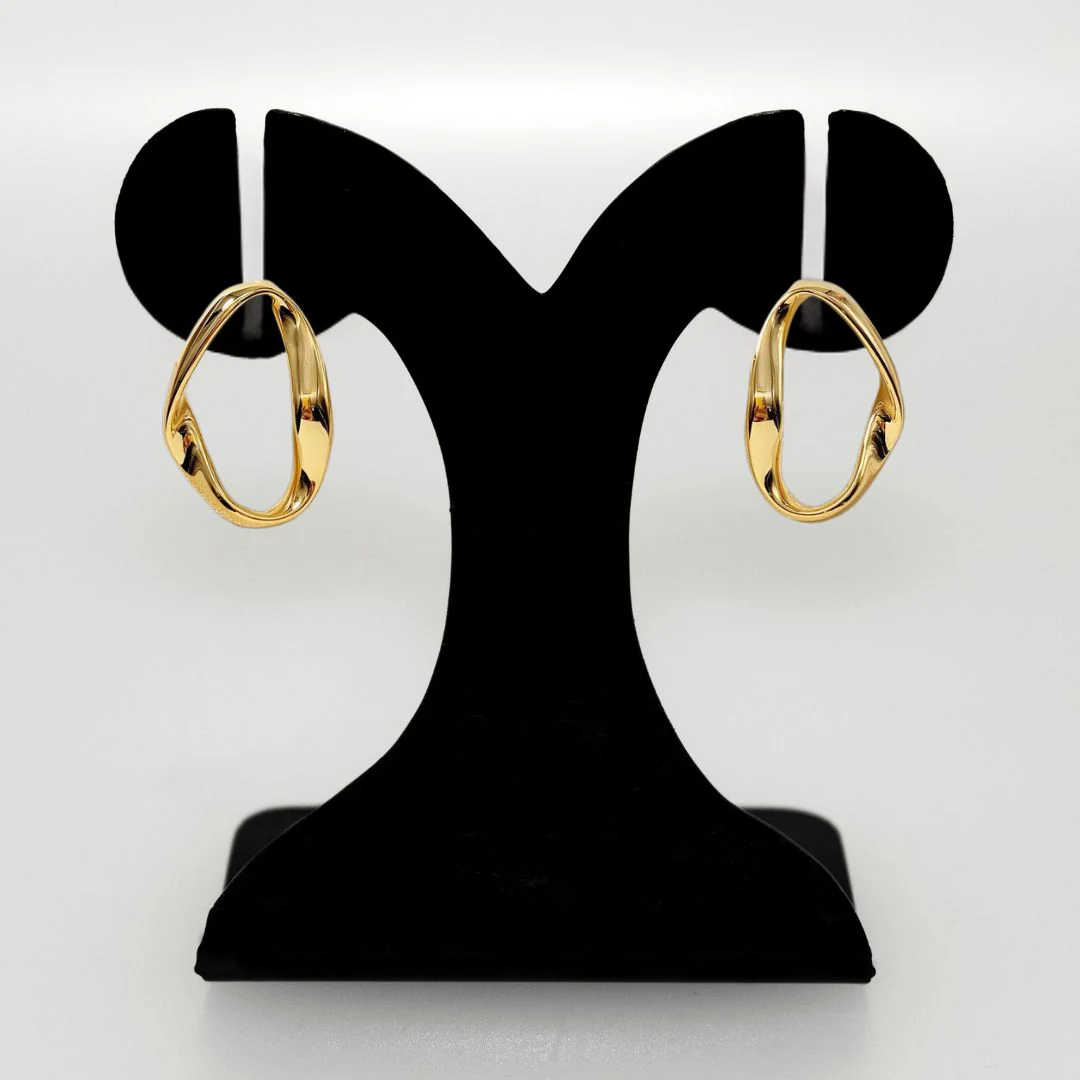 Gold Ribbon Oval Hoop Earrings - Image 6