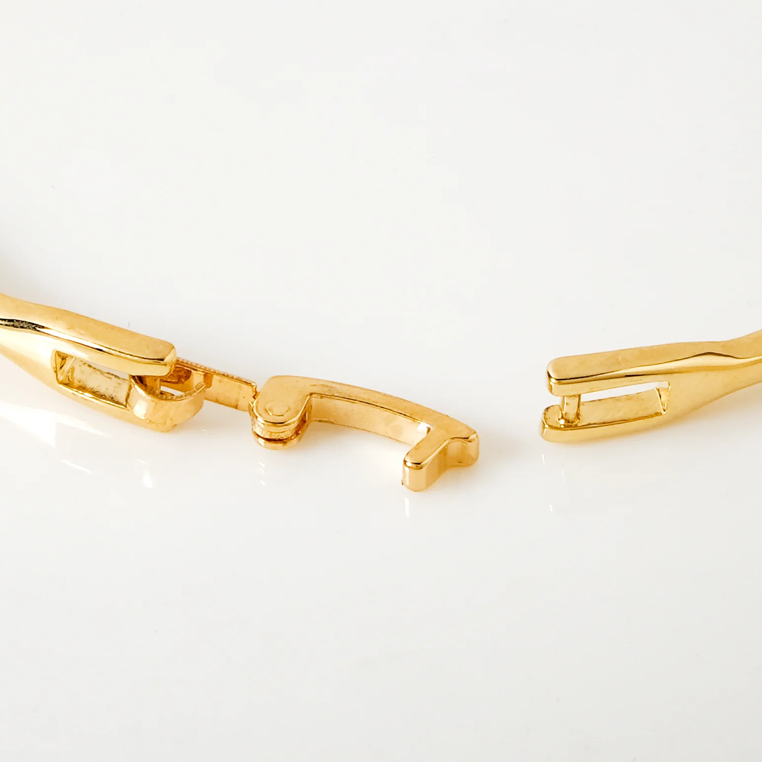 Gold Shine Knot Bracelet - Image 5