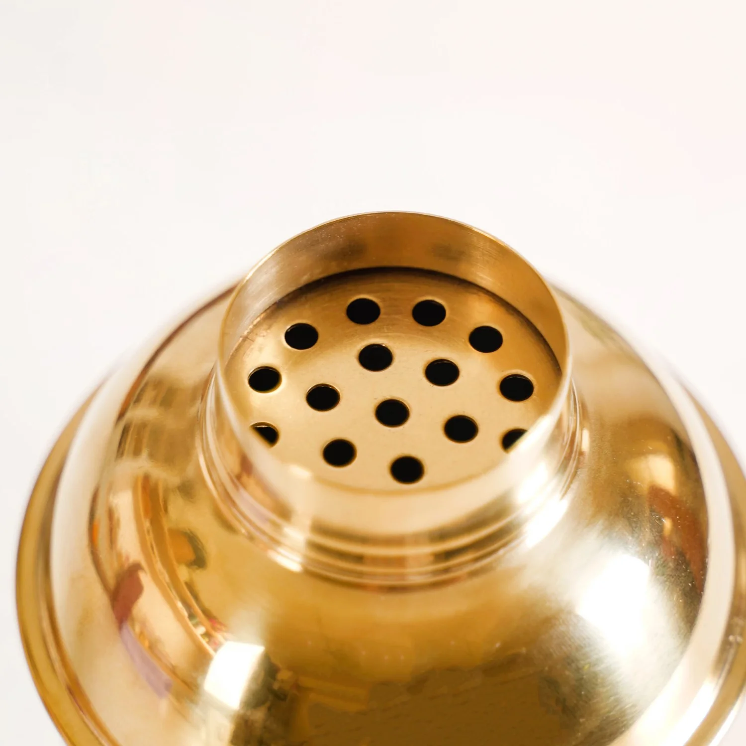 Gold Stainless Steel Cocktail Shaker 650ml - Image 6