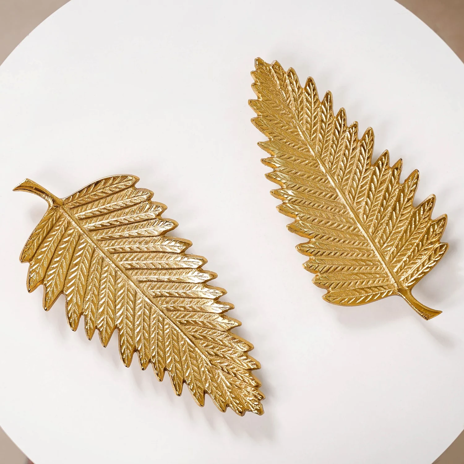 Golden Fern Leaf Metal Tray With Handle Set Of 2 - Image 3