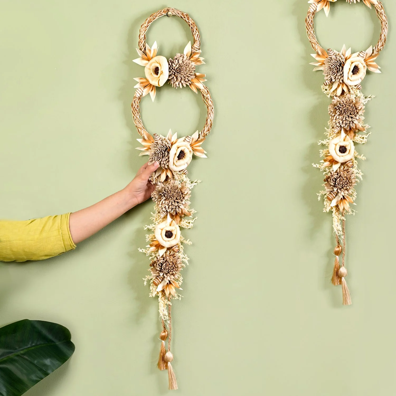 Golden Rings Dried Natural Flower Wall Hanging - Image 3