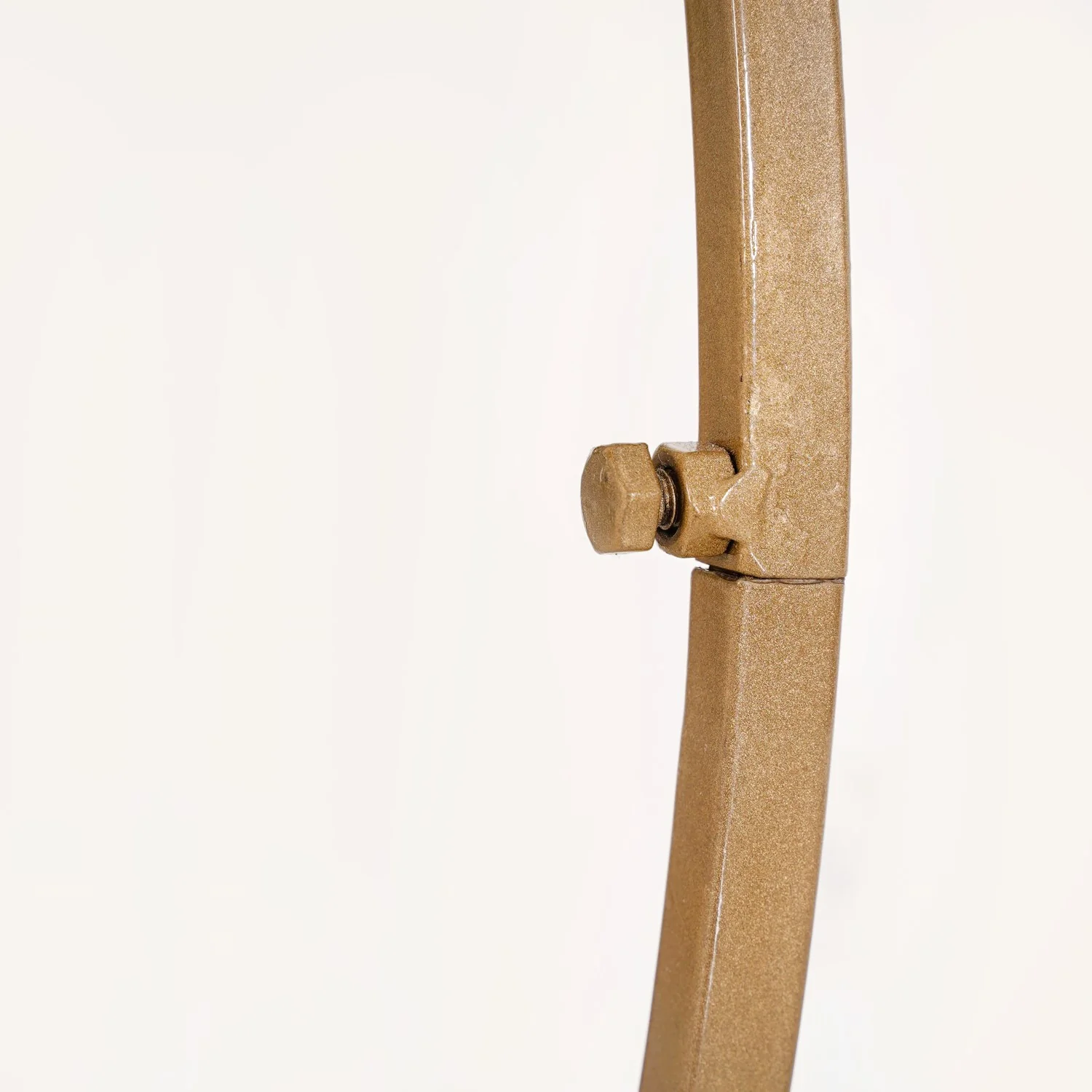 Golden Round Metal Backdrop Stand 34 Inch - Image 8