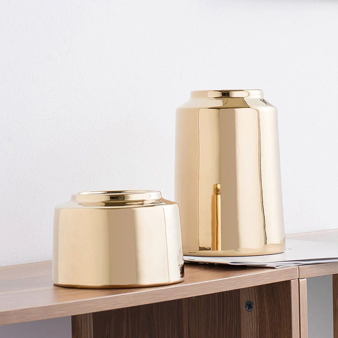 Golden Vase - Image 5