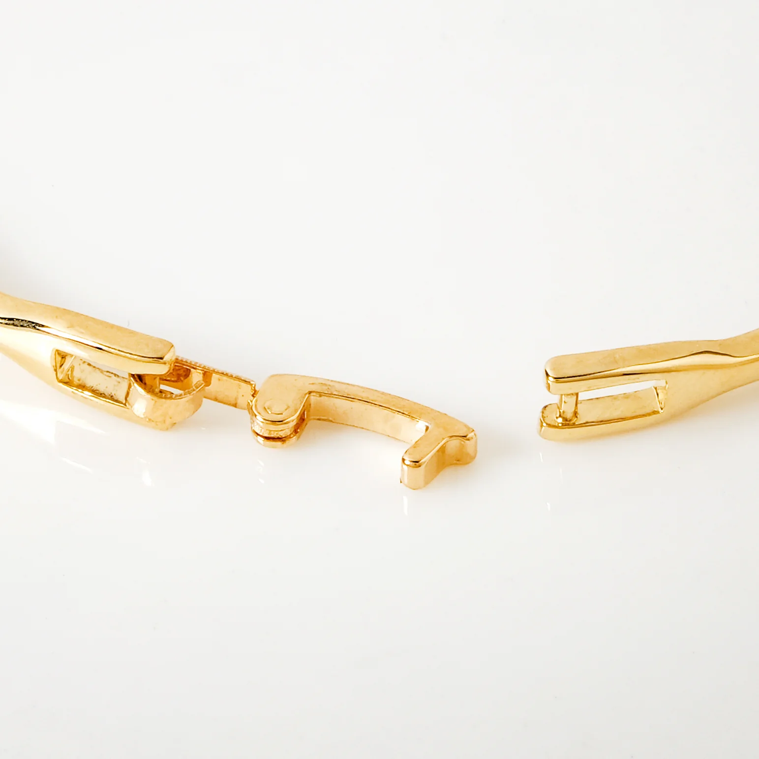 Graceful Knotted Vines Gold Bracelet - Image 5