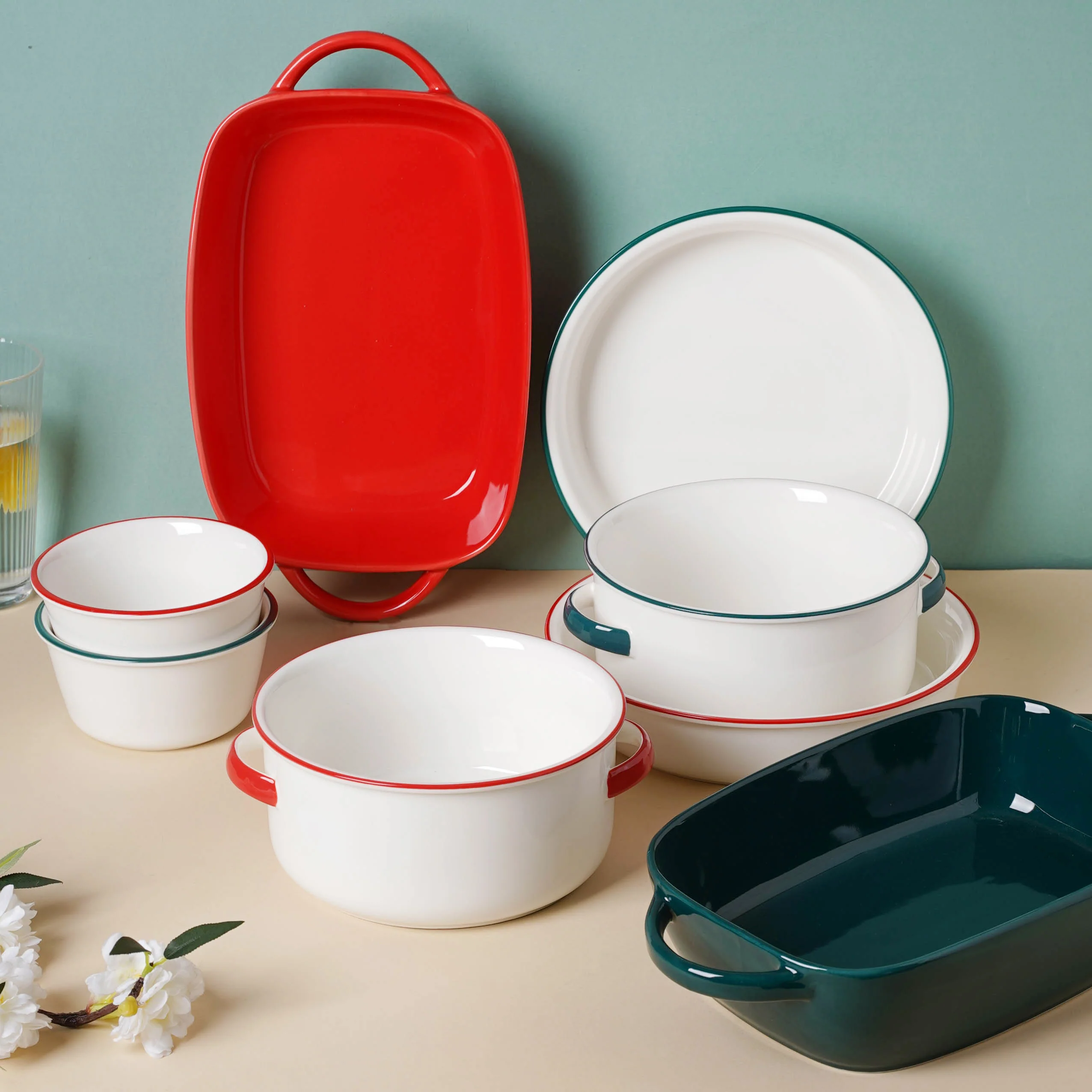 Green and Red Toujours 16 Piece Snack Set For 6 - Image 2