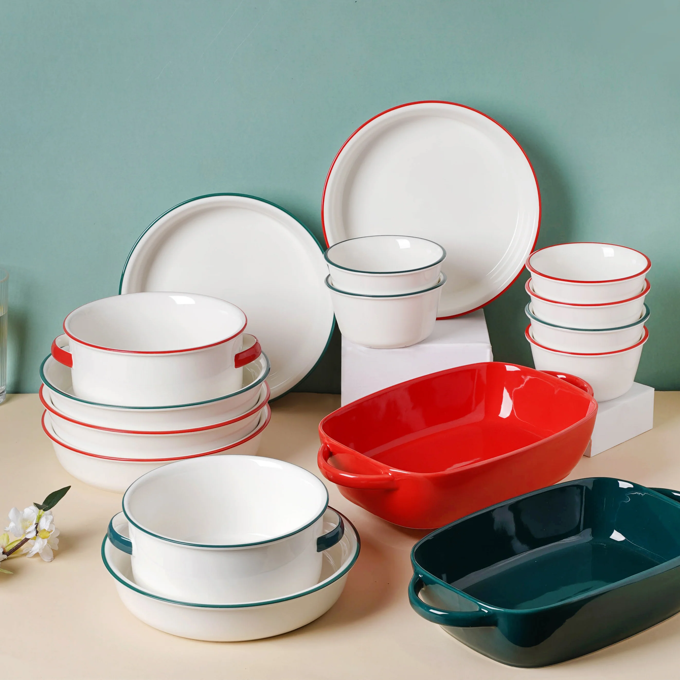 Green and Red Toujours 16 Piece Snack Set For 6 - Image 3