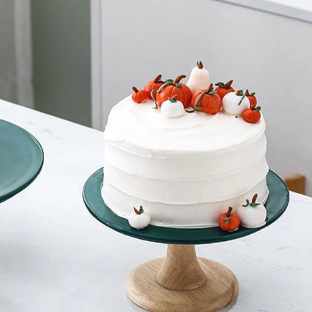 Green Cake Stand With Cloche Cover 9.5 Inch - Image 3