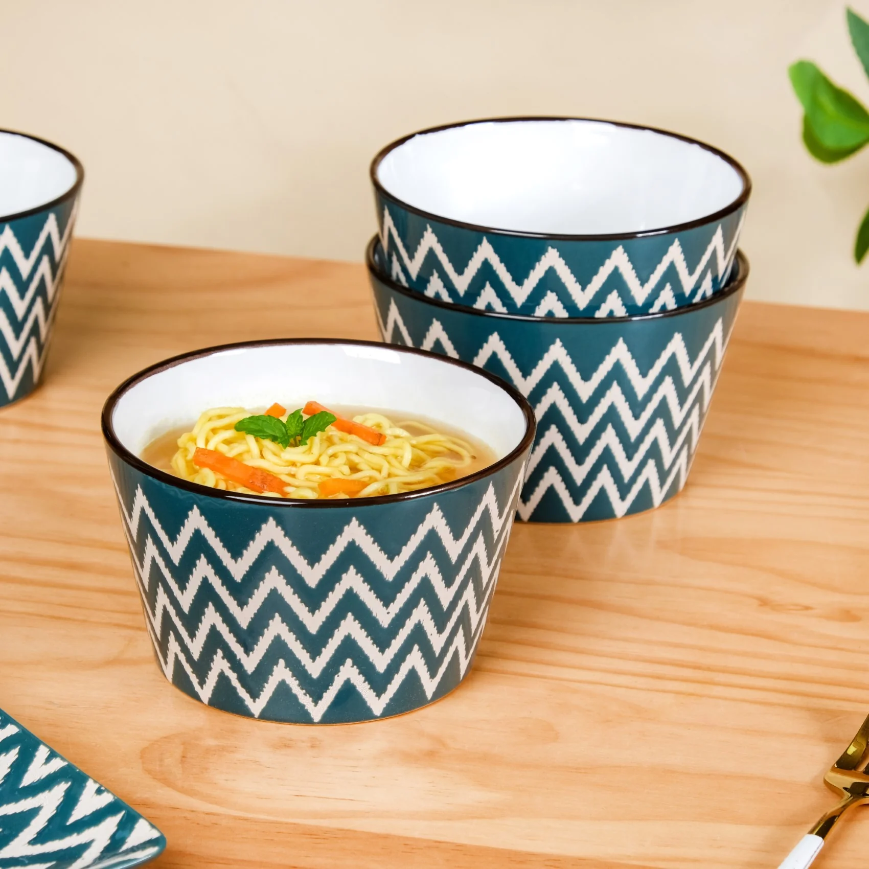 Green Ceramic Oscilla Serving Bowl Set Of 4 650ml - Image 2