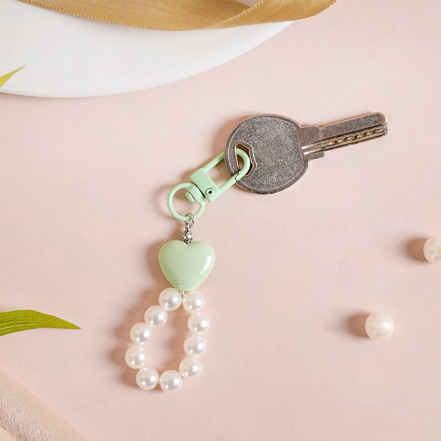 Green Sweetheart And Pearl Keychain - Image 3