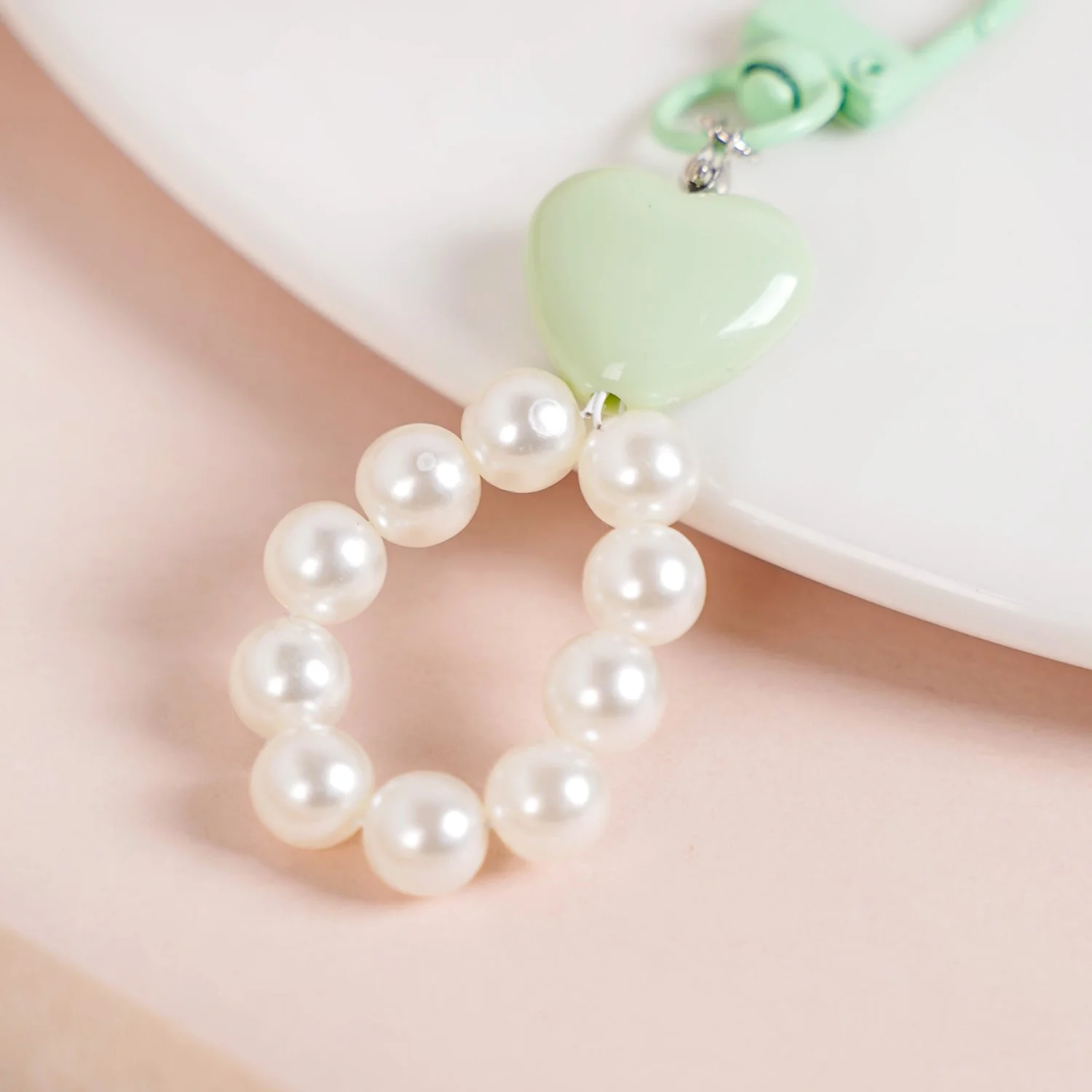 Green Sweetheart And Pearl Keychain - Image 8