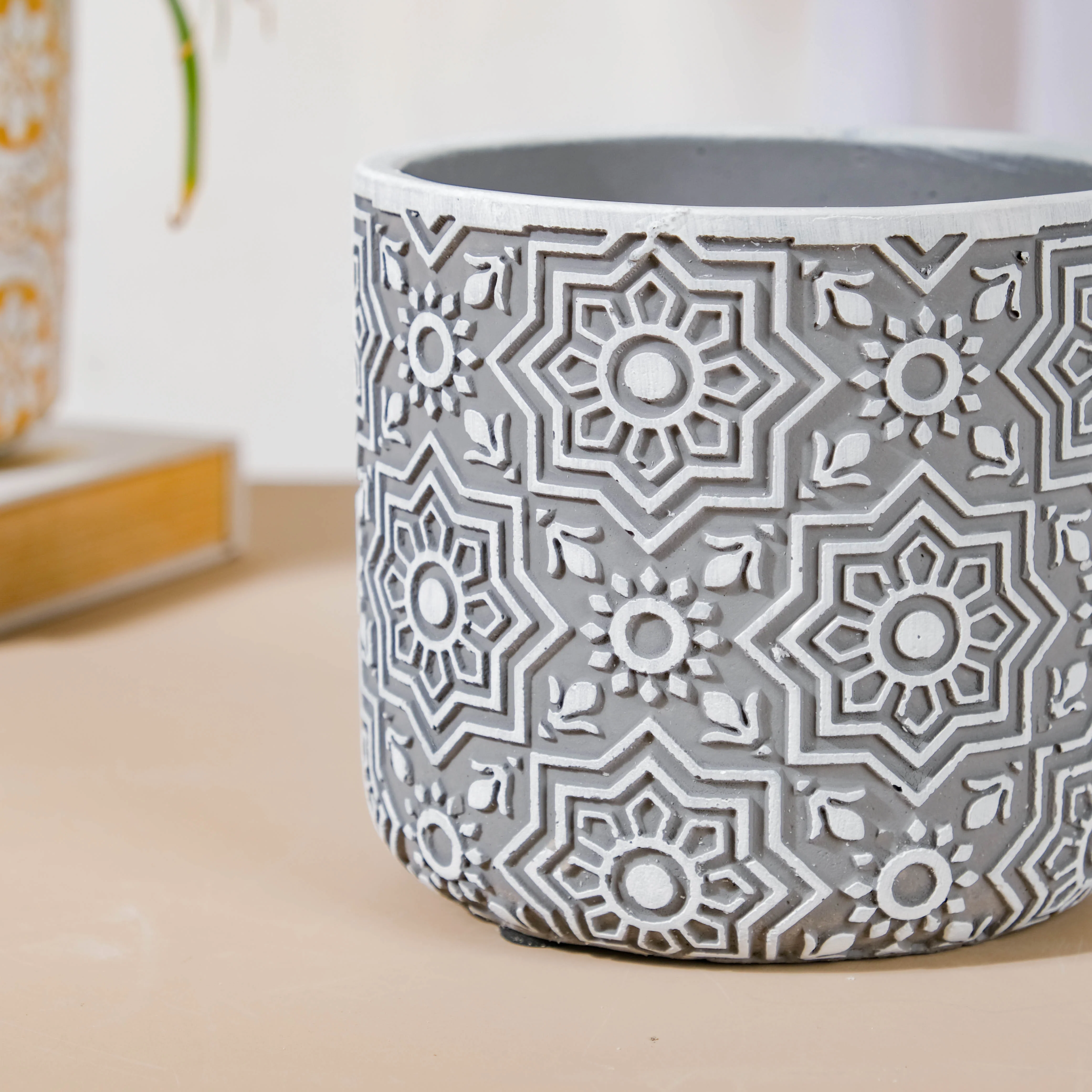 Grey Floral Geometric Pot - Image 6