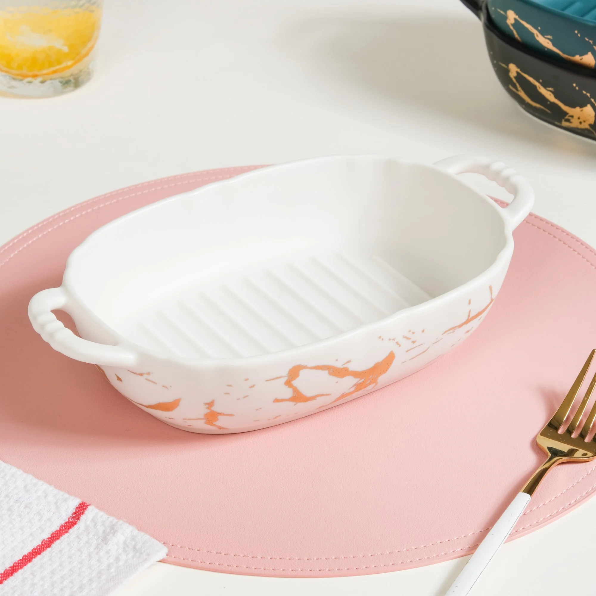 Grill Dish With Handles - Image 4