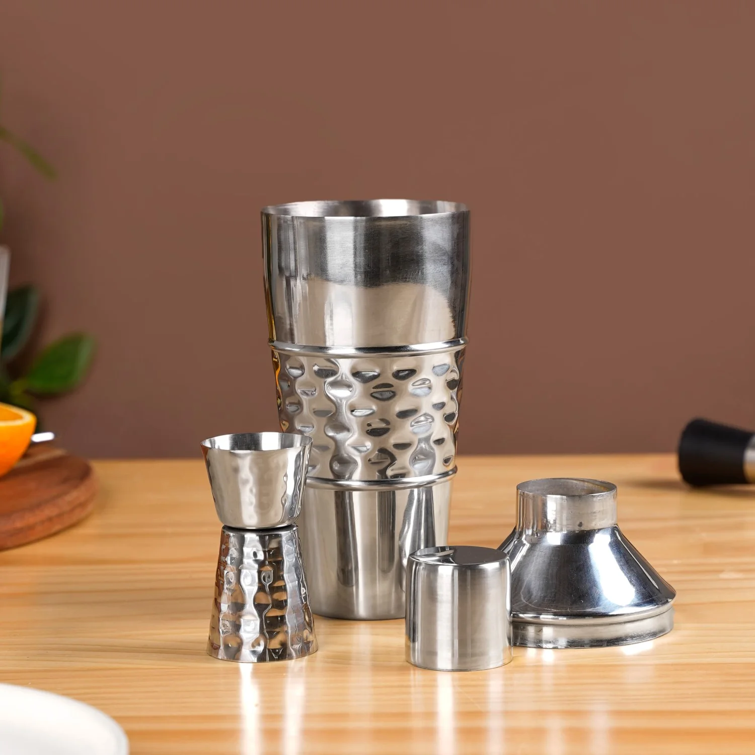Hammered Texture Cocktail Shaker With Peg Measure - Image 3
