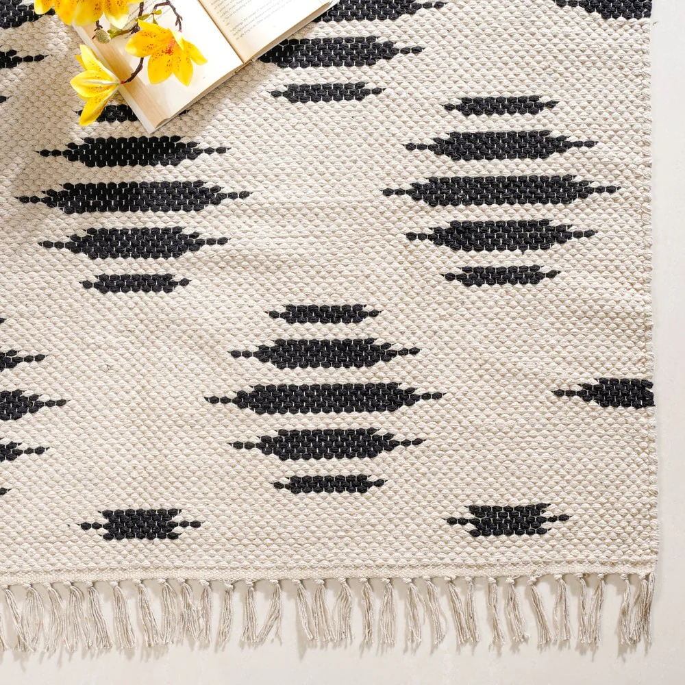 Handwoven Area Rug Black And White - Image 2